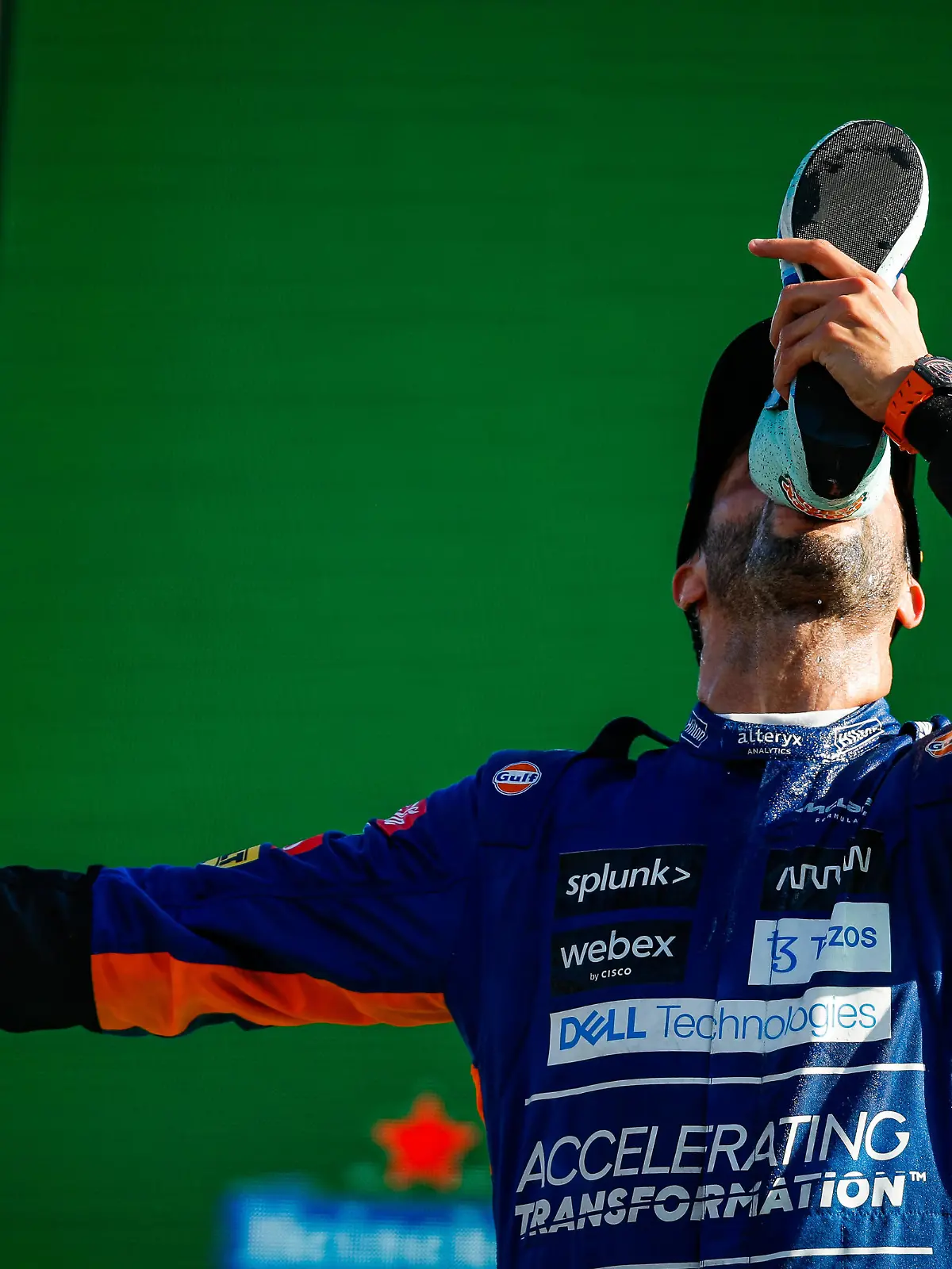 Daniel Ricciardo bei einem seiner berühmt-berüchtigten "Shoeys"