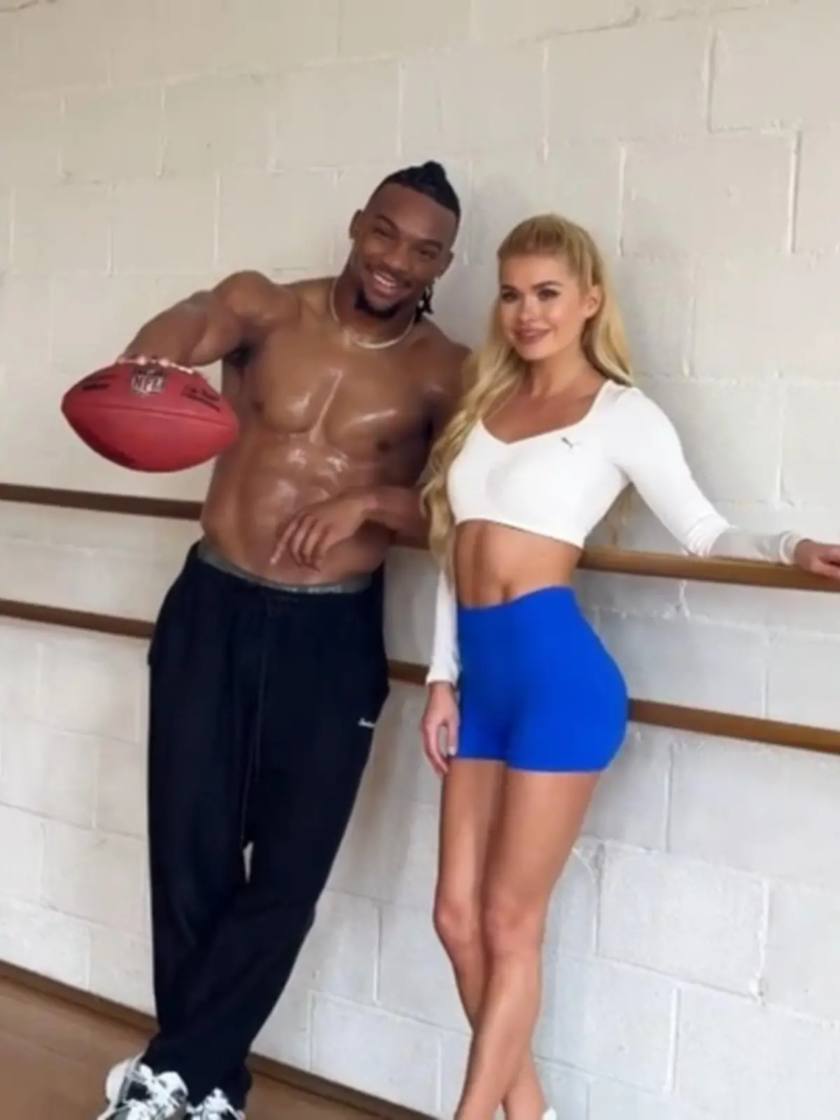 Bild zu: "Pamela Reif bringt NFL-Star ins Schwitzen"
