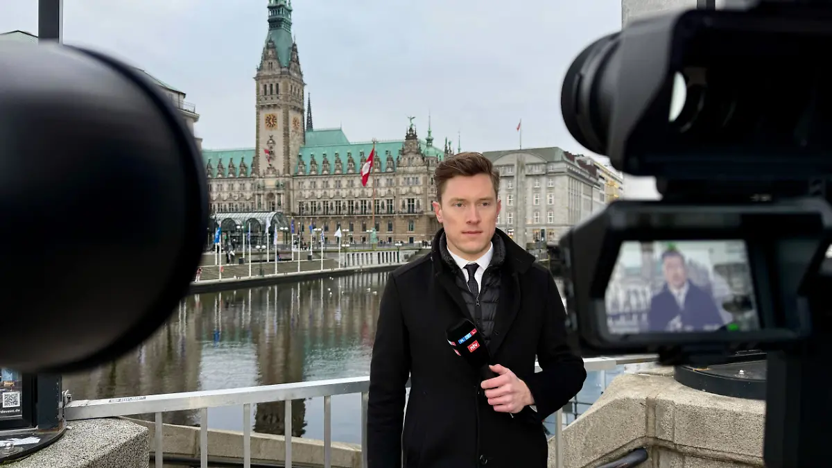 Bastian Vollmer hat den Wahltag in Hamburg begleitet.