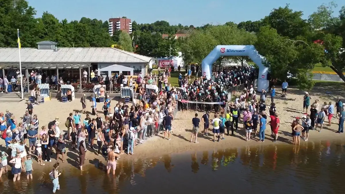 Der Start bietet Zuschauern ein echtes Wasser-Spektakel.