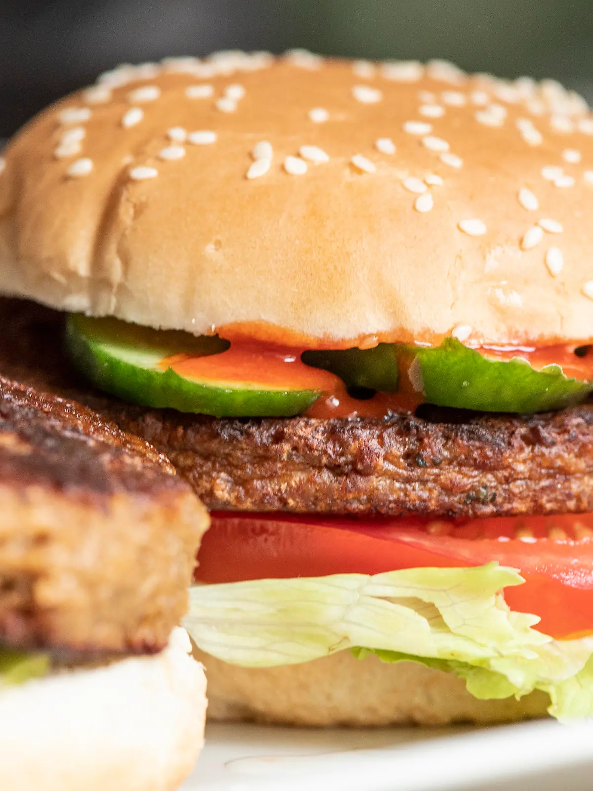 ILLUSTRATION - Burger mit vegetarischem Burger-Patty, aufgenommen am 15.08.2019 in Berlin. Foto: Robert Guenther