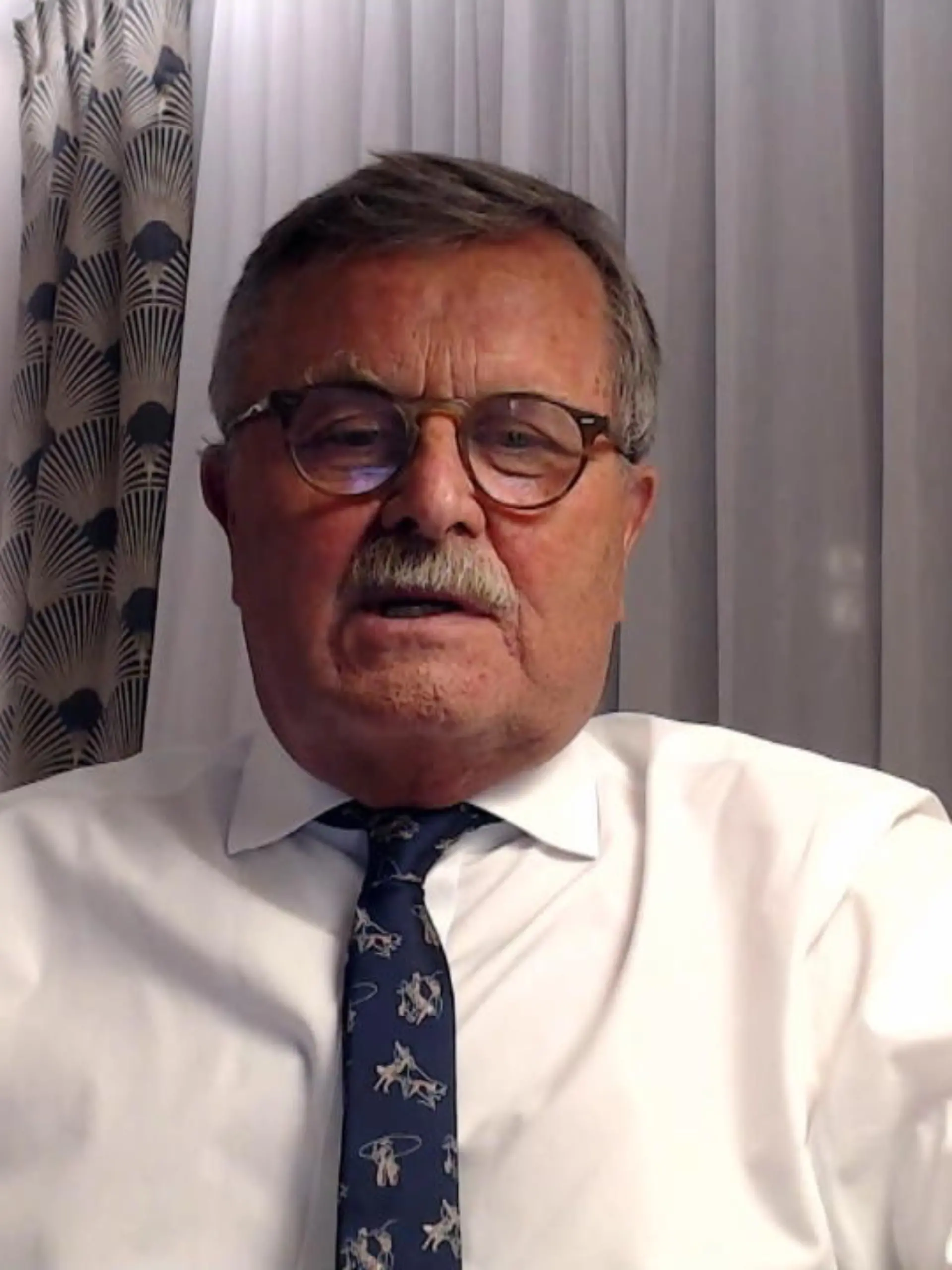 Was denn nun? Braucht es die Isolationsregeln ja oder nein? Nach dem hin und her von Bundesgesundheitsminister Karl Lauterbach sind viel verwirrt.
Im Interview haben wir Frank Ulrich Montgomery, Chef des Weltärztebundes über die Problematik gesprochen.
