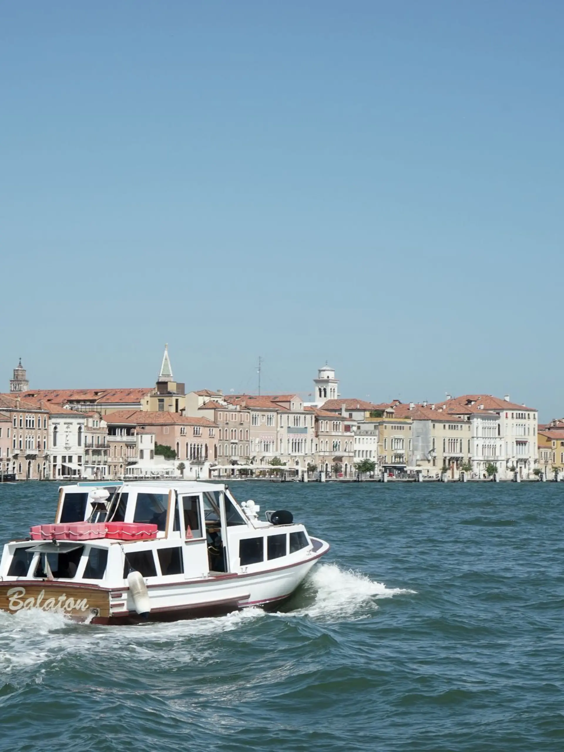 Bild zu: "Nach Bootsunfall in Venedig! Schwangere Braut (26) tot gefunden"