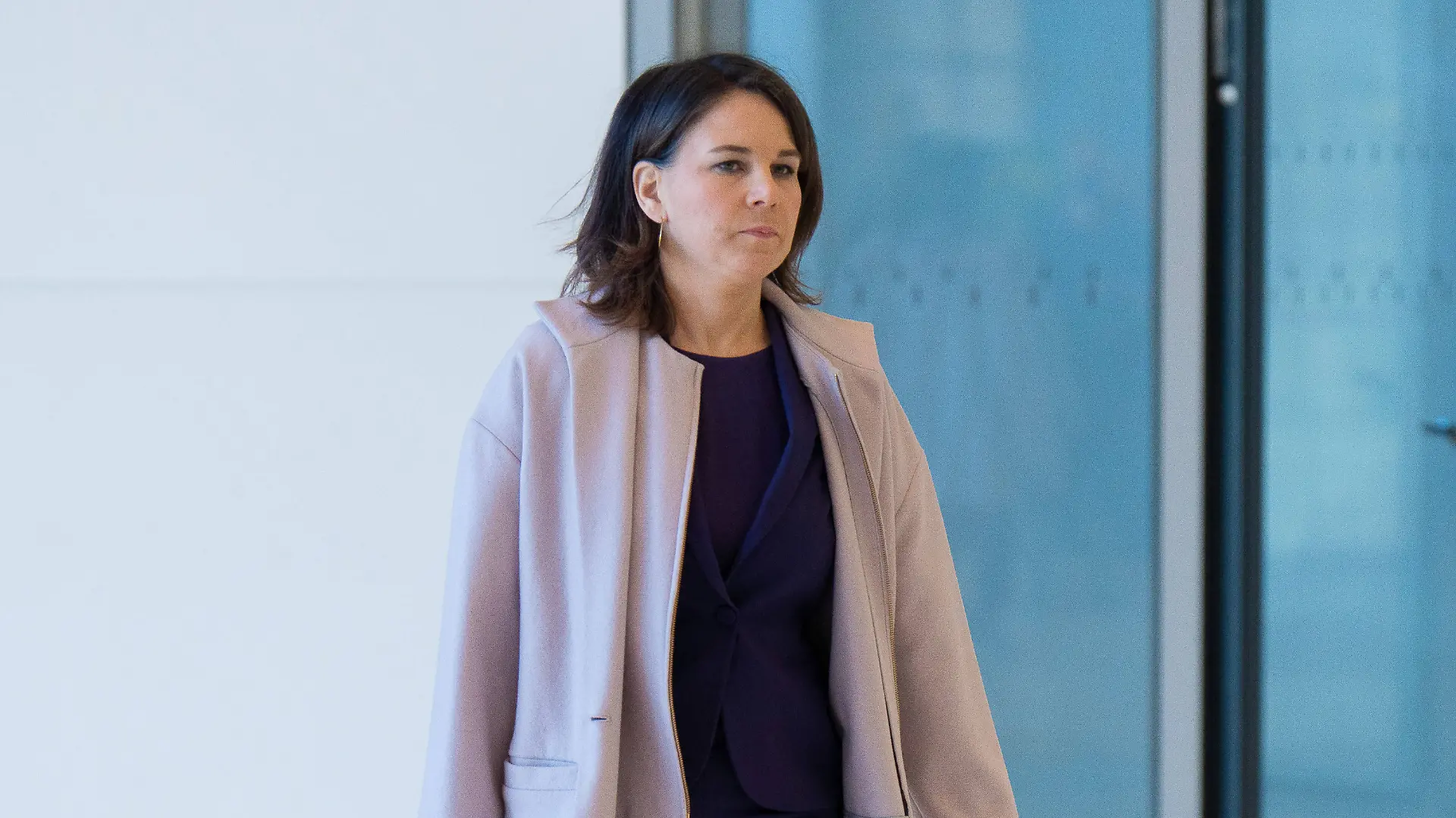 Bundestag, Fraktionssitzung, Außenministerin Annalena Baerbock Bundestag, Fraktionssitzung, Außenministerin Annalena Baerbock Berlin Berlin GER *** Bundestag, parliamentary group meeting, Foreign Minister Annalena Baerbock Bundestag, parliamentary group meeting, Foreign Minister Annalena Baerbock Berlin Berlin GER