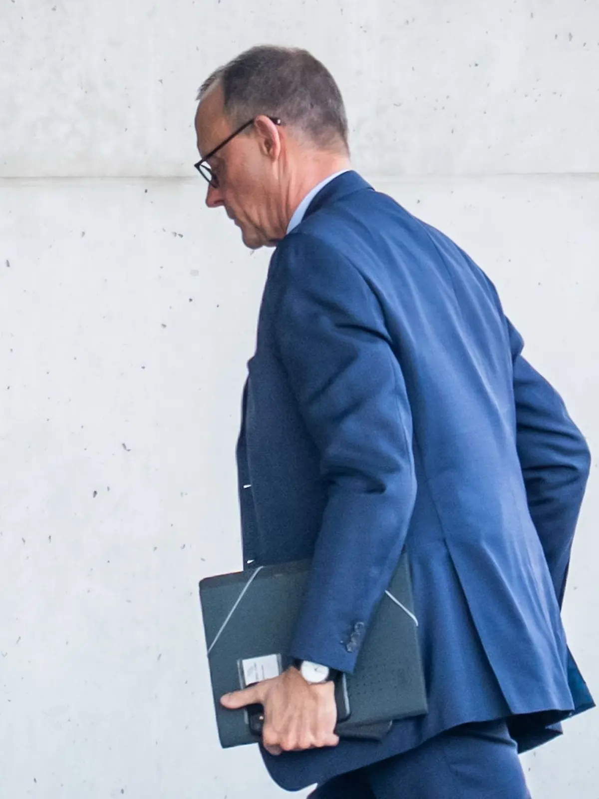 Bild zu: "Deutsche glauben, Friedrich Merz wird KEIN guter Kanzler"