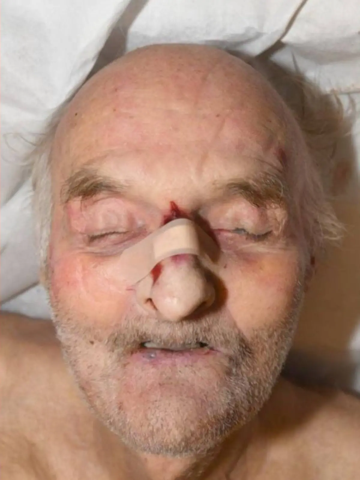 Die Polizei versucht mit diesem Foto, die Identität des Toten zu klären. 