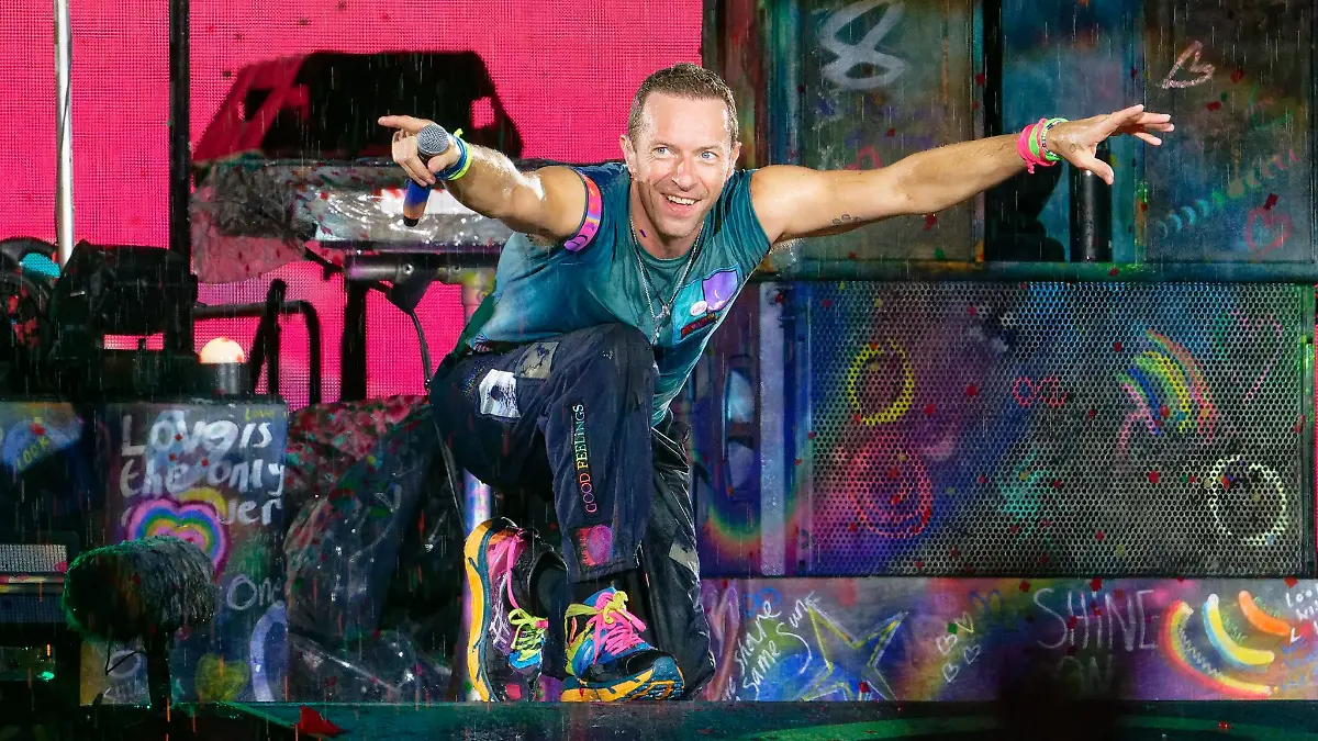 Coldplay-Sänger Chris Martin hilft FIFA-Chef Gianni Infantino bei den Planungen für eine Halbzeit-Show beim WM-Finale.