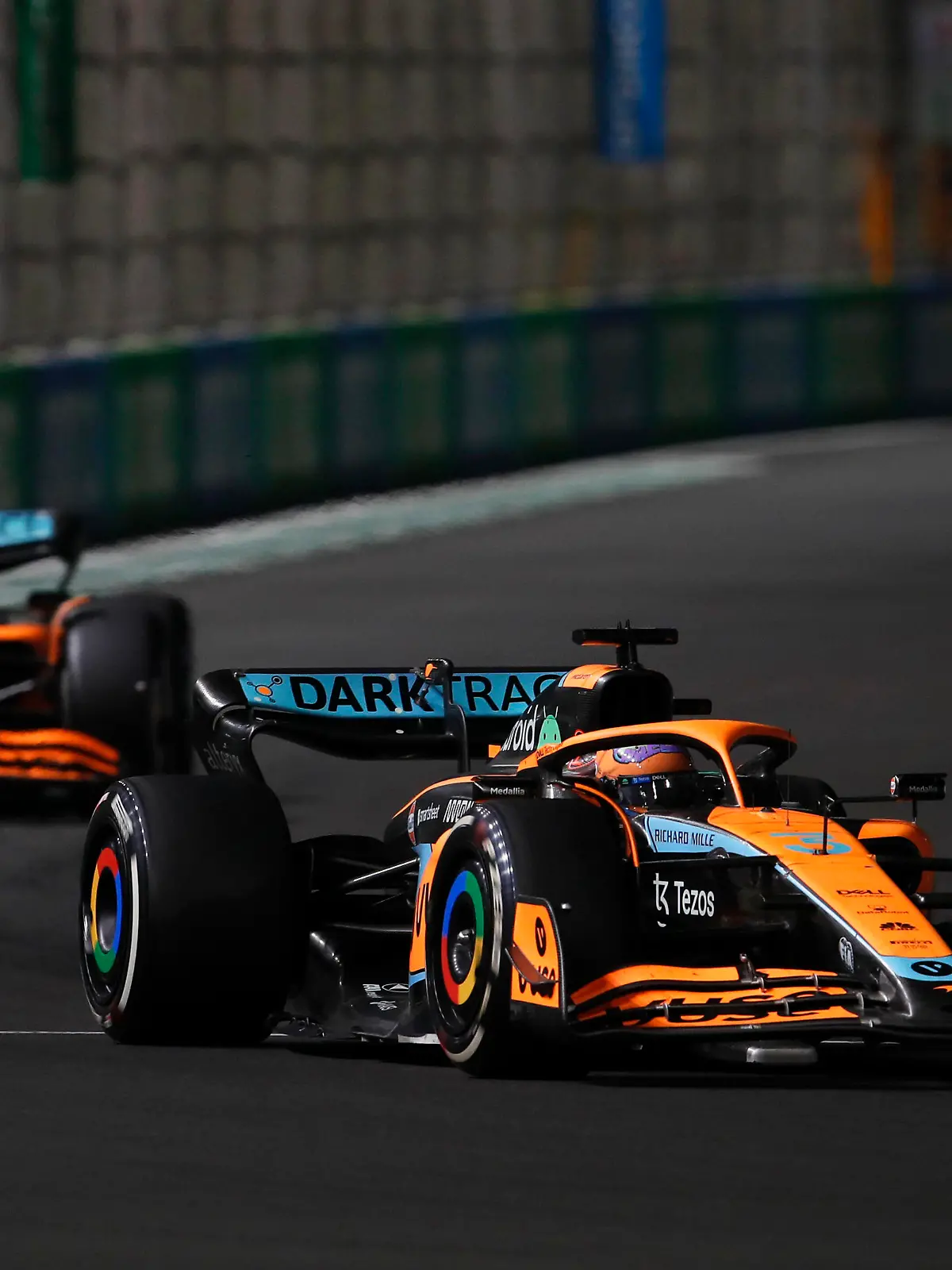  Formula 1 2022: Saudi Arabian GP JEDDAH STREET CIRCUIT, SAUDI ARABIA - MARCH 27: Daniel Ricciardo, McLaren MCL36, leads Lando Norris, McLaren MCL36 during the Saudi Arabian GP at Jeddah Street Circuit on Sunday March 27, 2022 in Jeddah, Saudi Arabia. Photo by Zak Mauger / LAT Images Images PUBLICATIONxINxGERxSUIxAUTxHUNxONLY GP2202_163206_54I6598