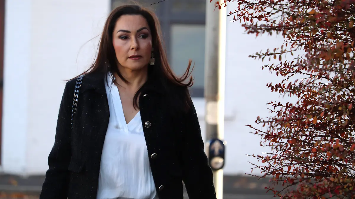 Die ehemalige Miss Australia und Miss Tasmanien sowie ehemalige Labor-Abgeordnete Kathryn Isobel Hay verlässt das Gericht in Launceston. 