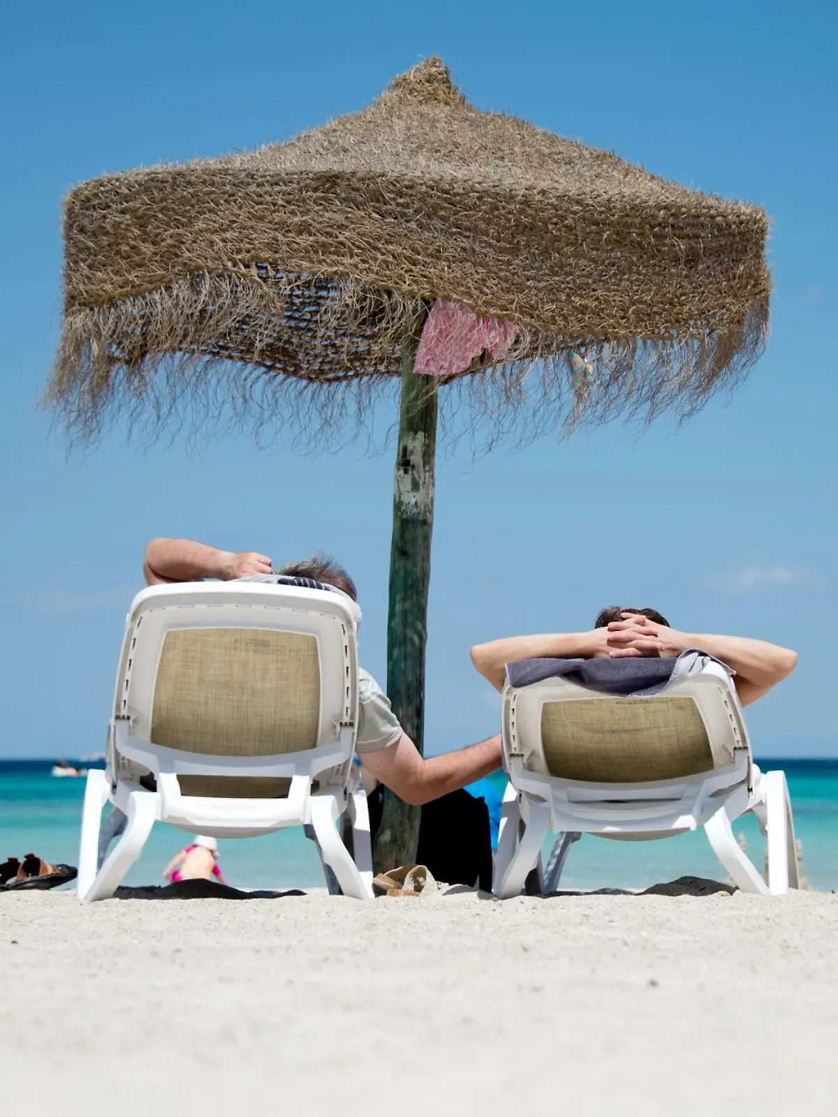 Am Strand, zum Beispiel in Spanien, Griechenland oder Kroatien, die Seele baumeln zu lassen, gehört für viele einfach zum perfekten Urlaubsfeeling dazu.