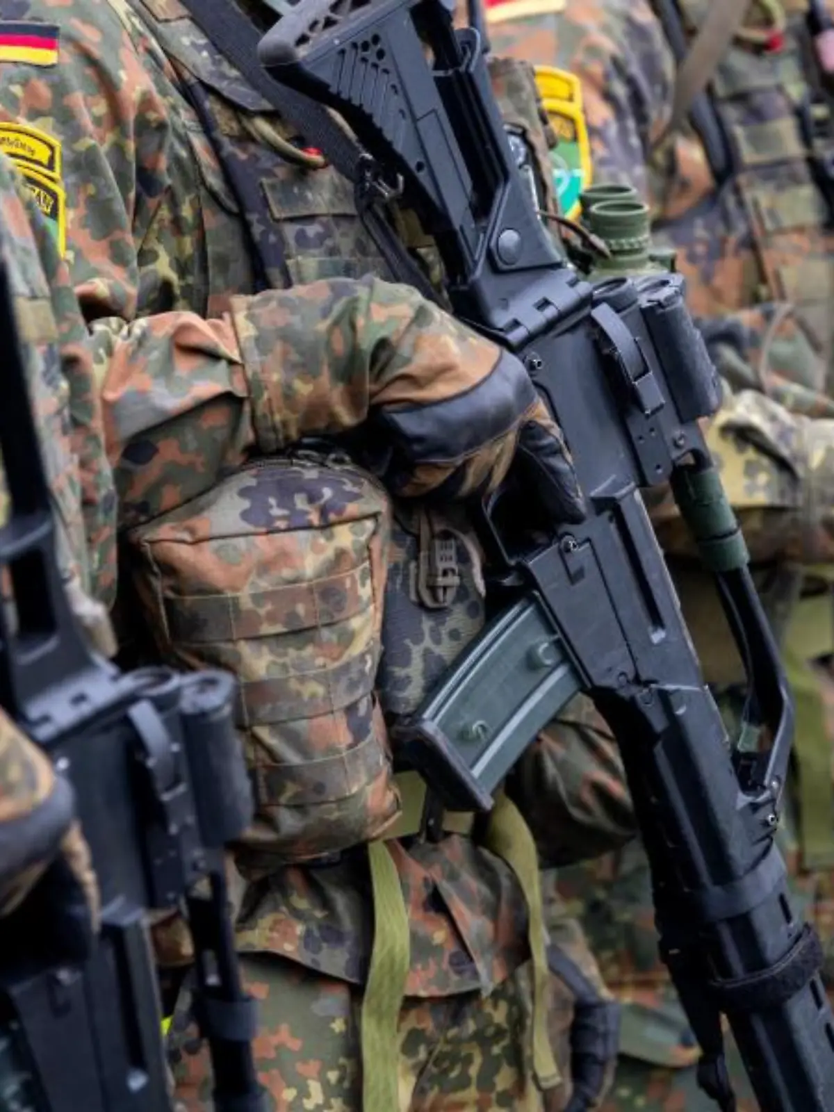 Bewaffnete Bundeswehr-Soldaten 