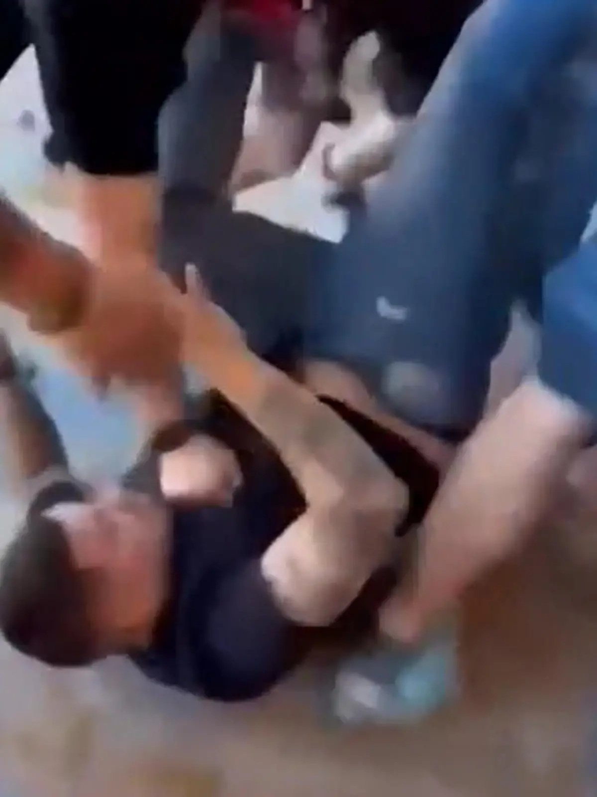 Bild zu: "Massenschlägerei unter Eltern löst Panik auf Cheerleading-Wettbewerb aus"