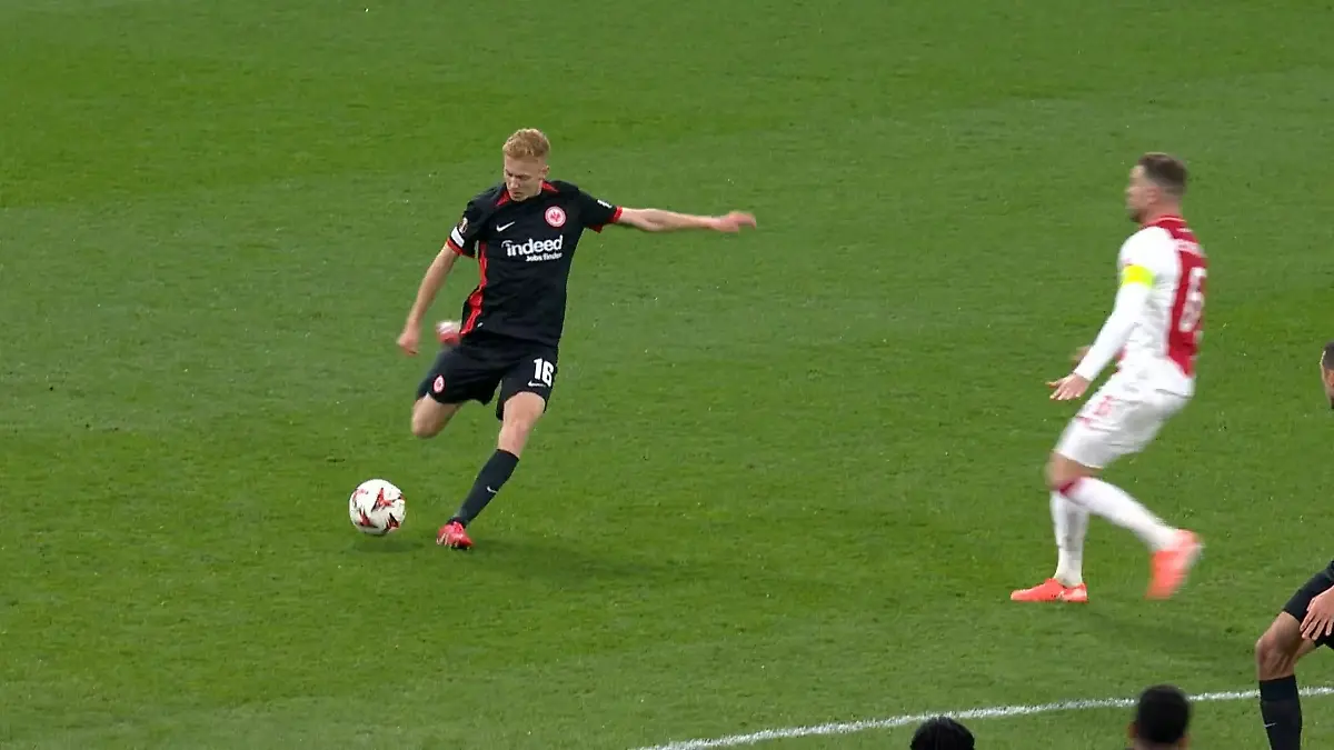 1:1 durch Hugo Larsson Ausgleich für Frankfurt