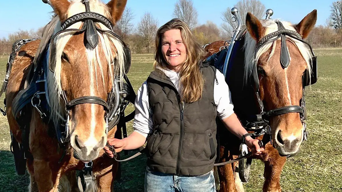 Pferdewirtschaftsmeisterin Loretta (32) aus Baden-Württemberg
+++ Die Verwendung des sendungsbezogenen Materials ist nur mit dem Hinweis und Verlinkung auf RTL+ gestattet. +++