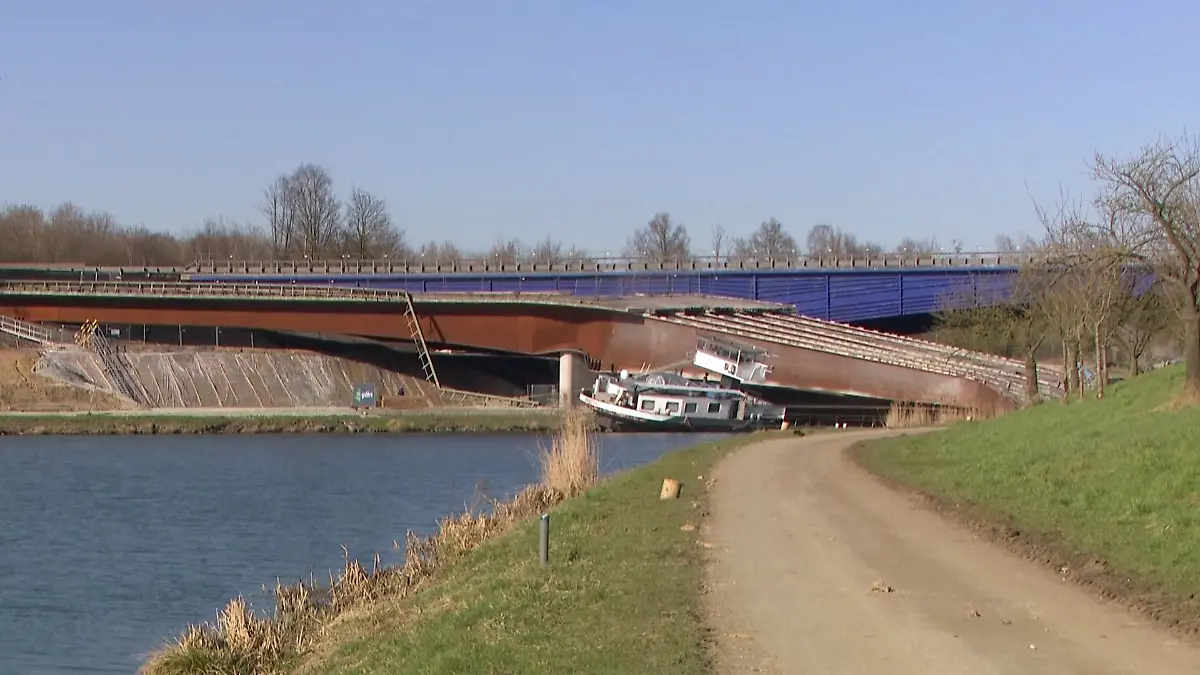 Das Unglück ereignete sich bei der Kleinstadt La Louvière in der Nähe von Mons.
