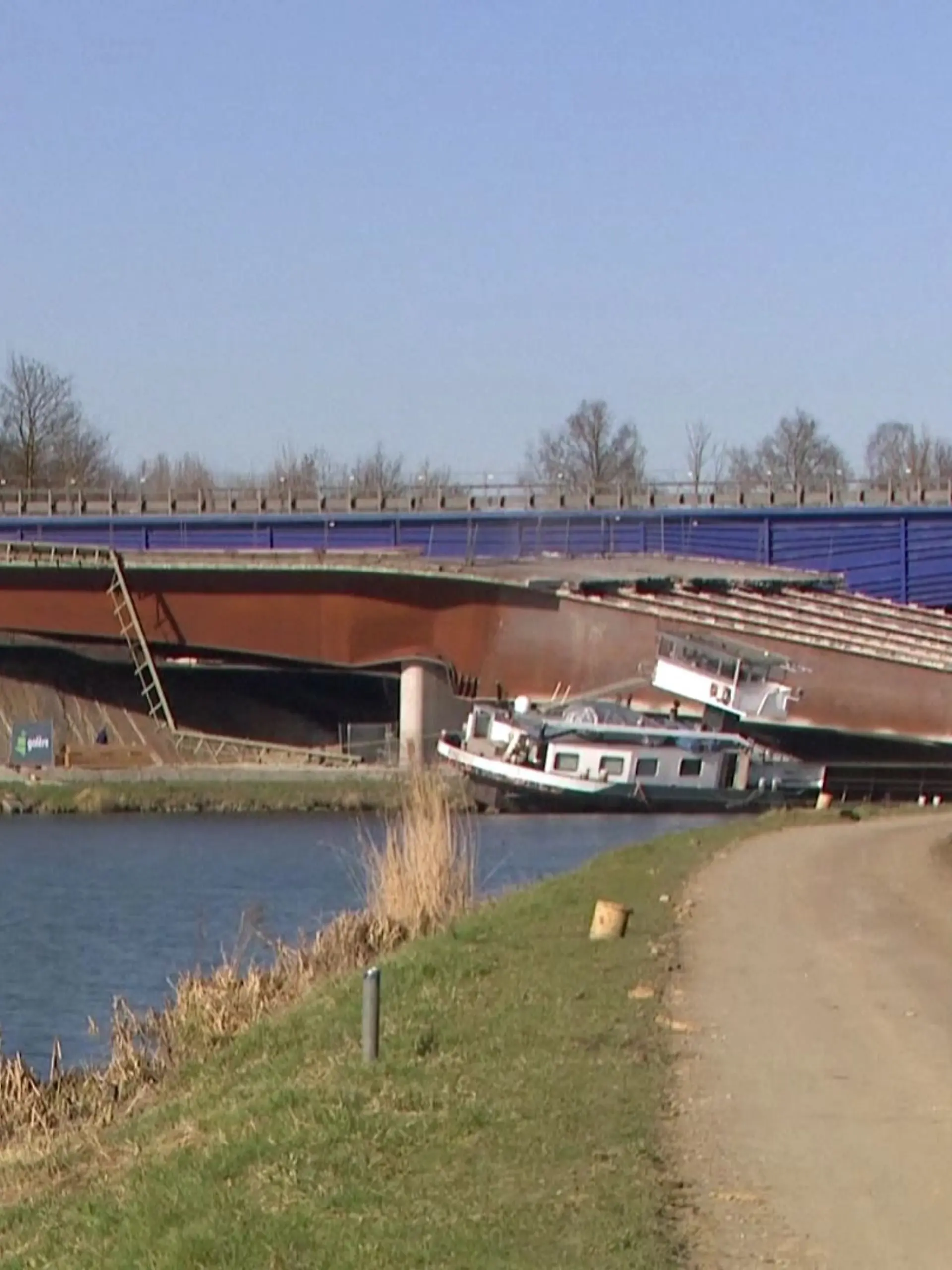 Das Unglück ereignete sich bei der Kleinstadt La Louvière in der Nähe von Mons.