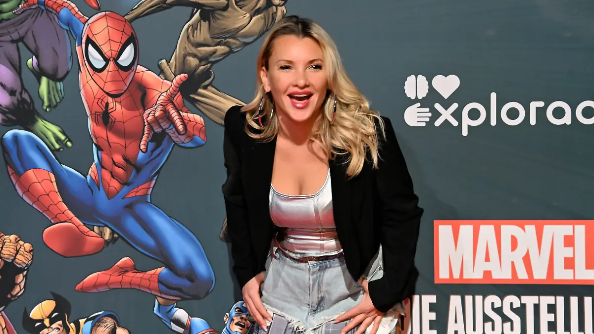 Evelyn Burdecki bei der Ausstellungseröffnung „Marvel: Die Ausstellung”.