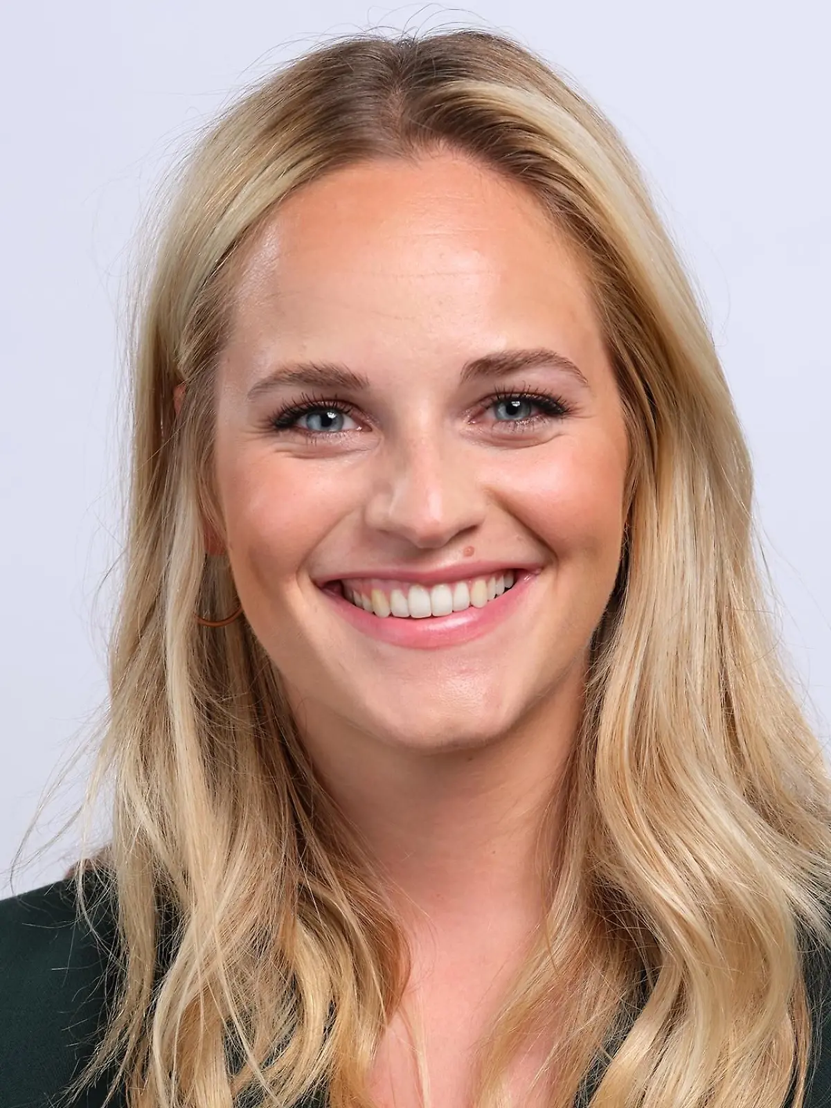 „Unter uns”-Porträt: Carina Koller spielt „Cecilia Weigel”