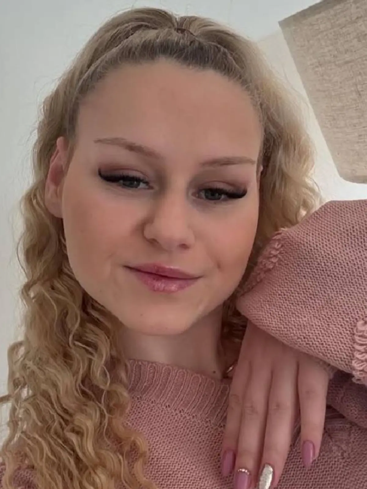 Sarah-Jane Wollny feiert Abnehmerfolg.