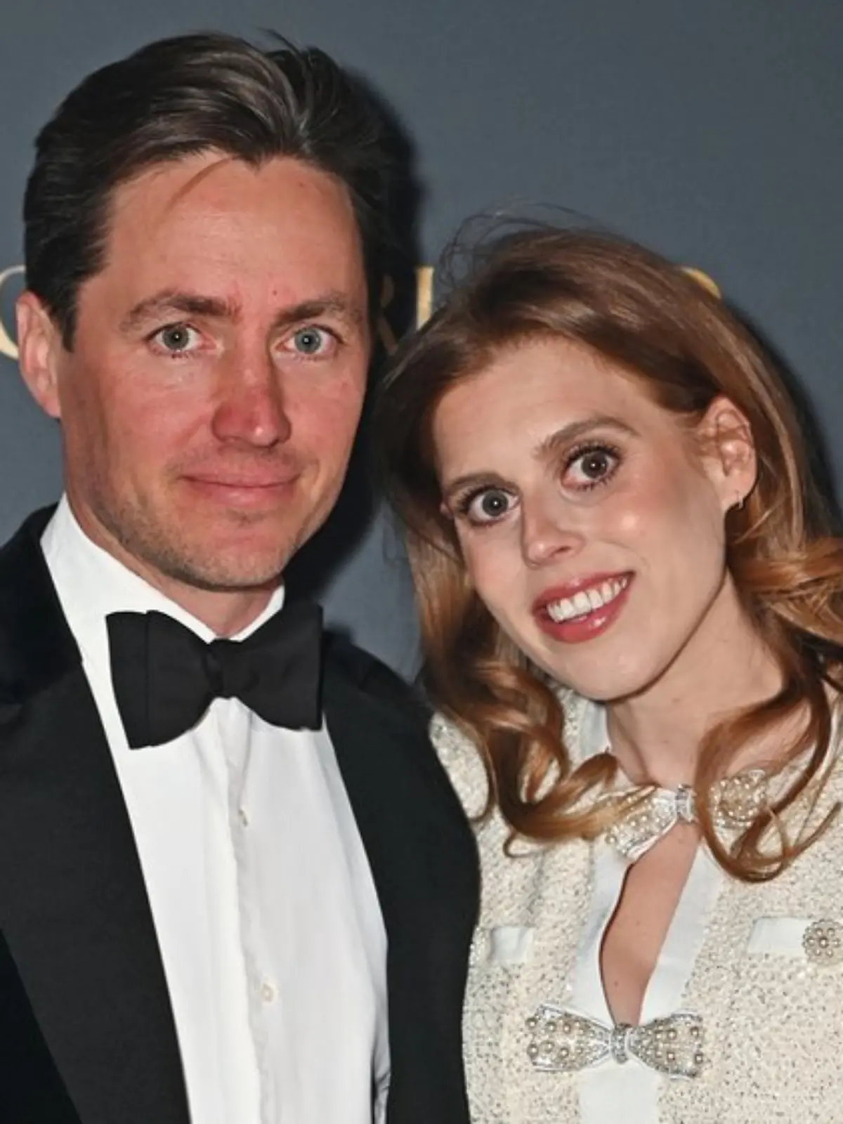Prinzessin Beatrice zeigte sich mit Gatte Edoardo Mapelli Mozzi erstmals seit der Geburt ihrer zweiten Tochter öffentlich. 

