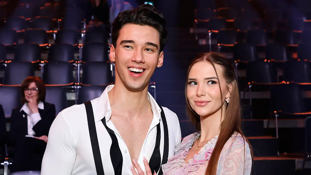 Golfprofi Diego Pooth und seine Freundin Model Louisa Büscher bei der 18. Staffel der RTL-Tanzshow Lets Dance im Coloneum. Köln, 07.03.2025 NRW Deutschland *** Professional golfer Diego Pooth and his girlfriend model Louisa Büscher at the 18th season of the RTL dance show Lets Dance in the Coloneum Cologne, 07 03 2025 NRW Germany Copyright: xChristophxHardtx