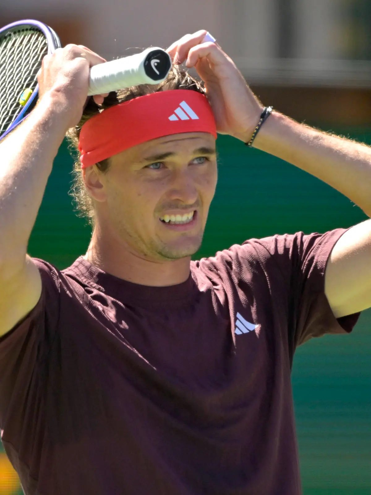 Alexander Zverev wirkt ratlos nach der Zweitrunden-Niederlage gegen Tallon Griekspoor bei ATP-Turnier in Indian Wells am 7. März 2025. 