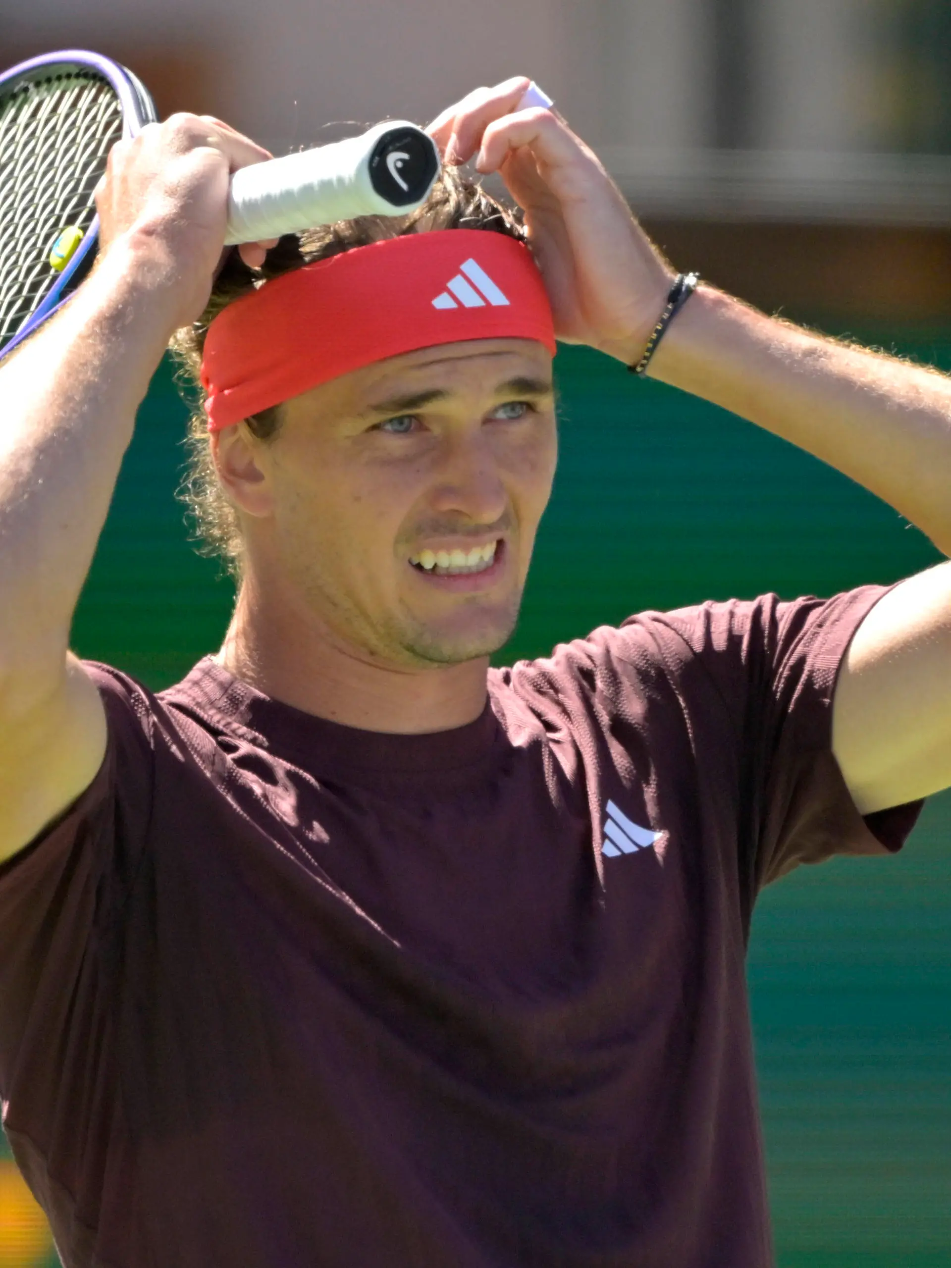 Alexander Zverev wirkt ratlos nach der Zweitrunden-Niederlage gegen Tallon Griekspoor bei ATP-Turnier in Indian Wells am 7. März 2025. 