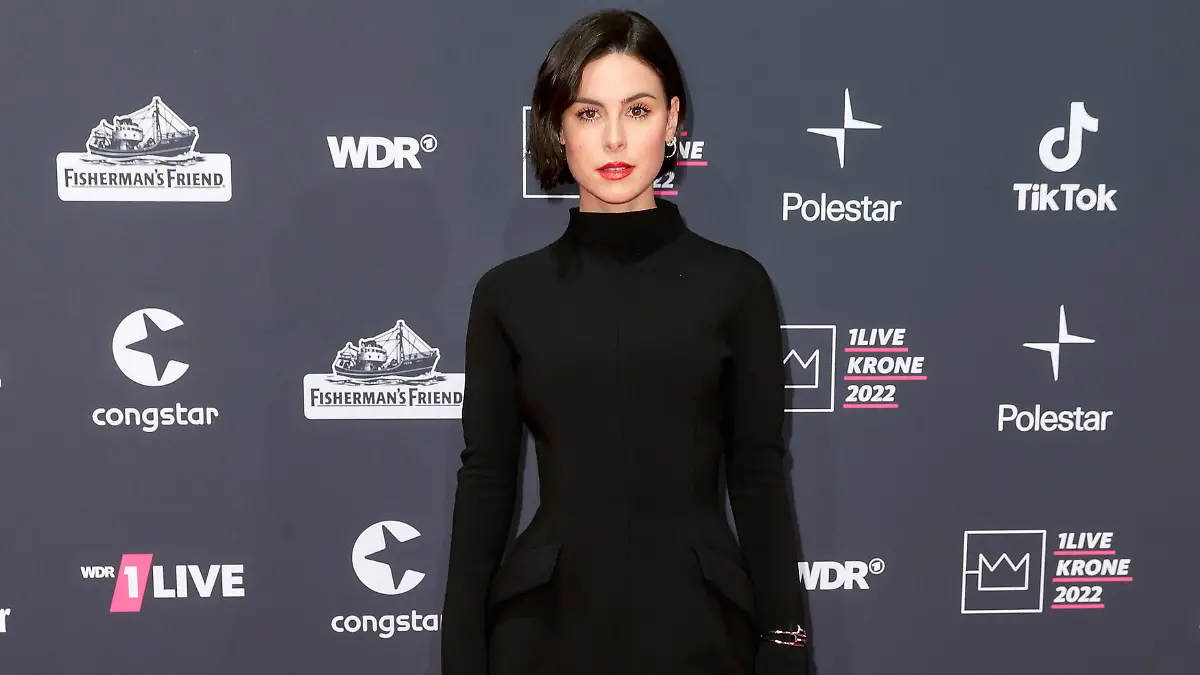 Sängerin Lena Meyer-Landrut auf der roten Teppich der 1Life Krone 20222