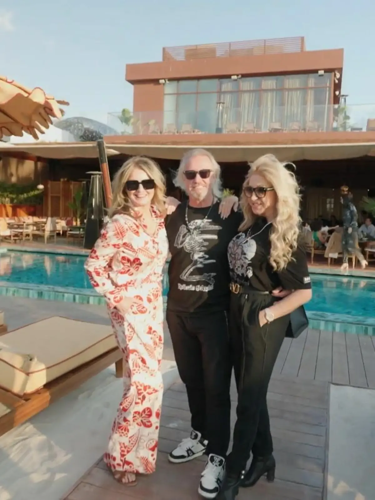Frauke Ludowig mit Carmen und Robert Geiss in Dubai.