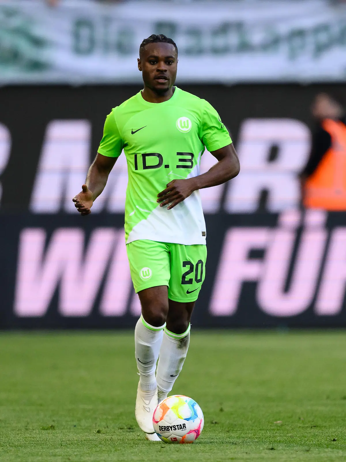 WOLFSBURG, GERMANY - MAY 27: Ridle Baku of Wolfsburg controls the ball during the Bundesliga match between VfL Wolfsburg and Hertha BSC at Volkswagen Arena on May 27, 2023 in Wolfsburg, Germany. (Photo by Helge Prang/Getty Images)
