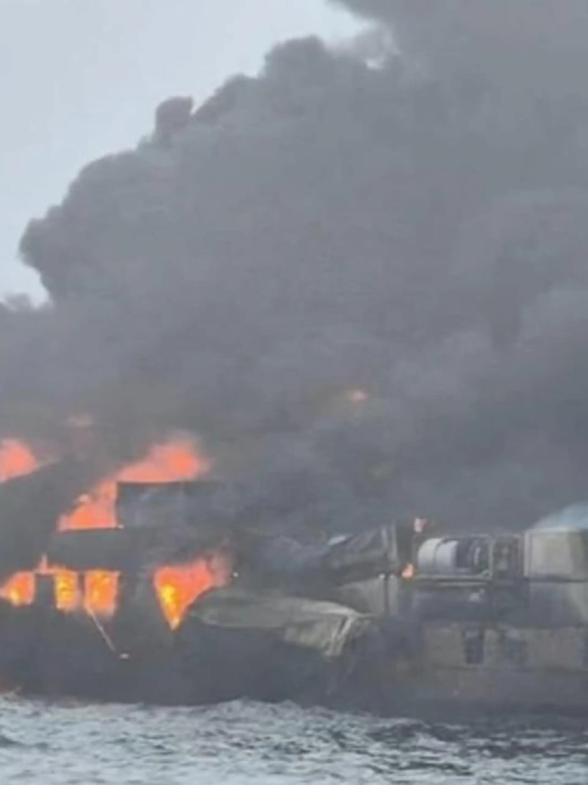 Bild zu: "Schiffskollision auf der Nordsee! Öltanker mit Flugzeugtreibstoff in Flammen"