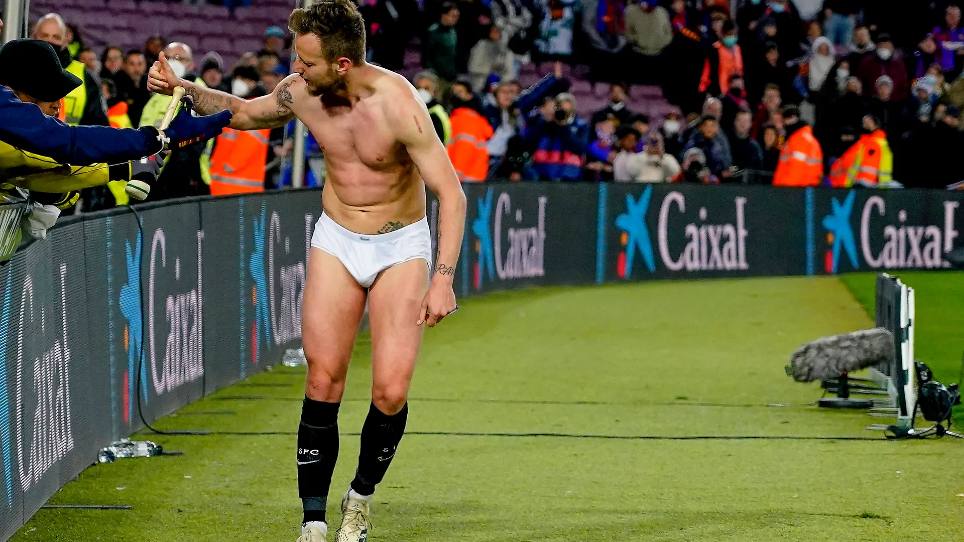  ESP: FC Barcelona, Barca Sevilla FC. La Liga Santander Ivan Rakitic of Sevilla FC at full time during the La Liga match between FC Barcelona and Sevilla FC played at Camp Nou Stadium on April 3, 2022 in Barcelona, Spain. kpng Copyright: xSergioxRuizx/xPRESSINPHOTOx PS_220403_549