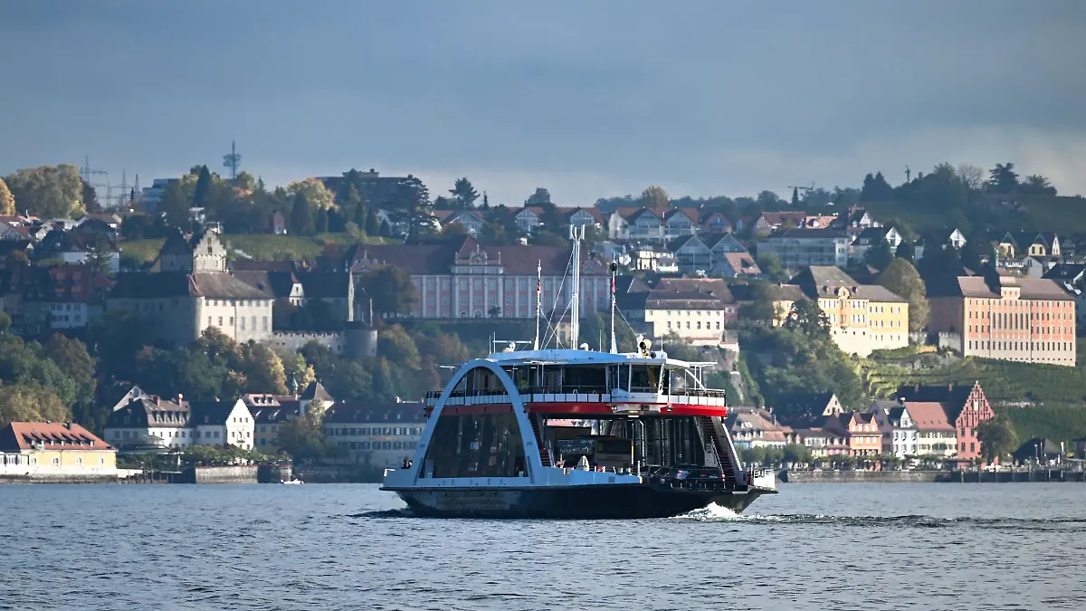 Die Fähre soll jetzt vorerst im Hafen bleiben.