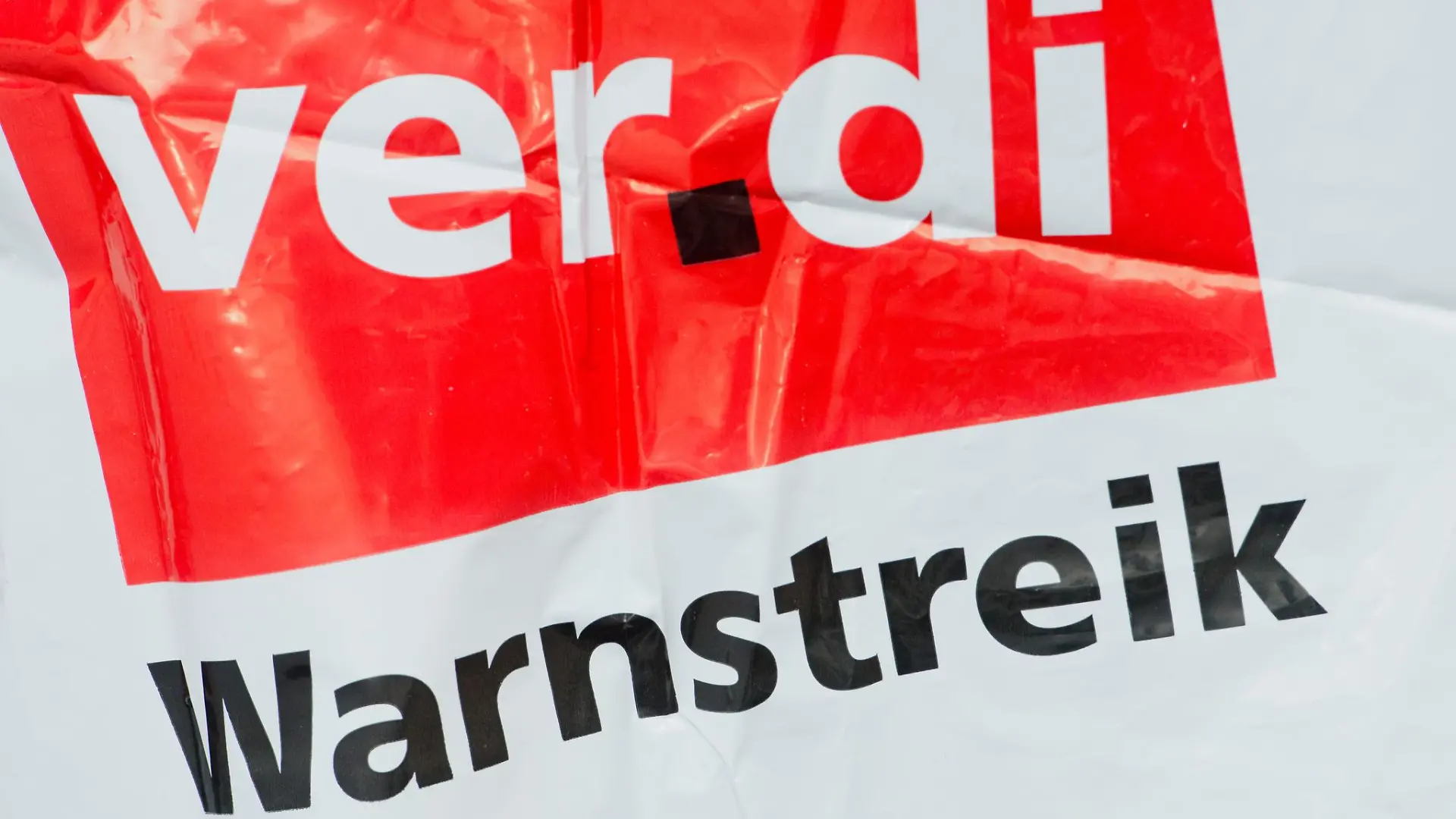 Im öffentlichen Dienst soll ab Dienstag erneut gestreikt werden. (Symbolbild)