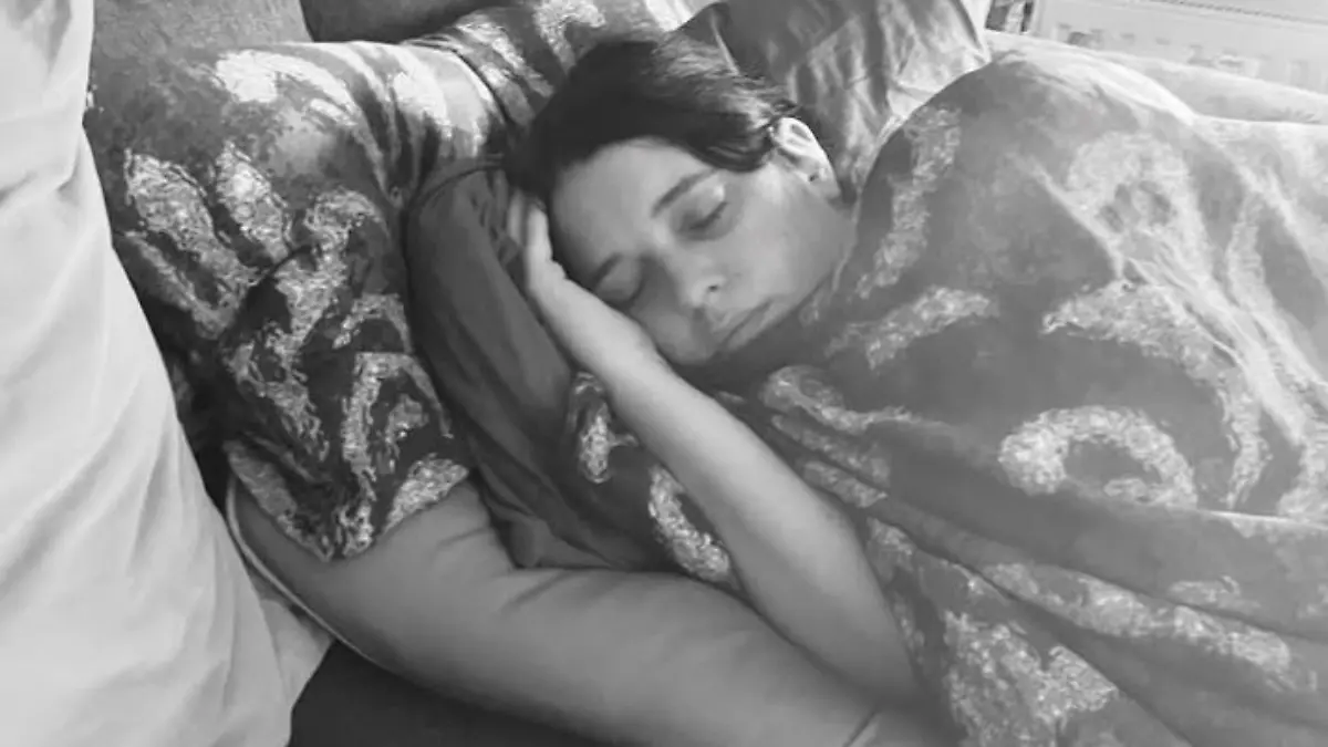 Oft kann Julia Davids wegen ihrer Erkrankung nur auf der Couch liegen.