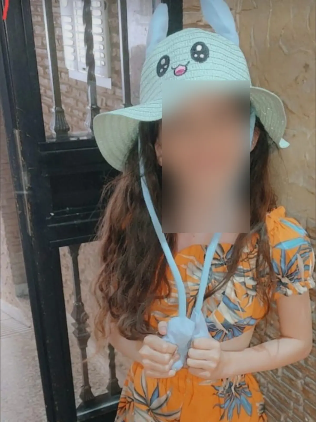Bild zu: "Caitlin-Rose (11) steigt aus Schulbus und wird überfahren "