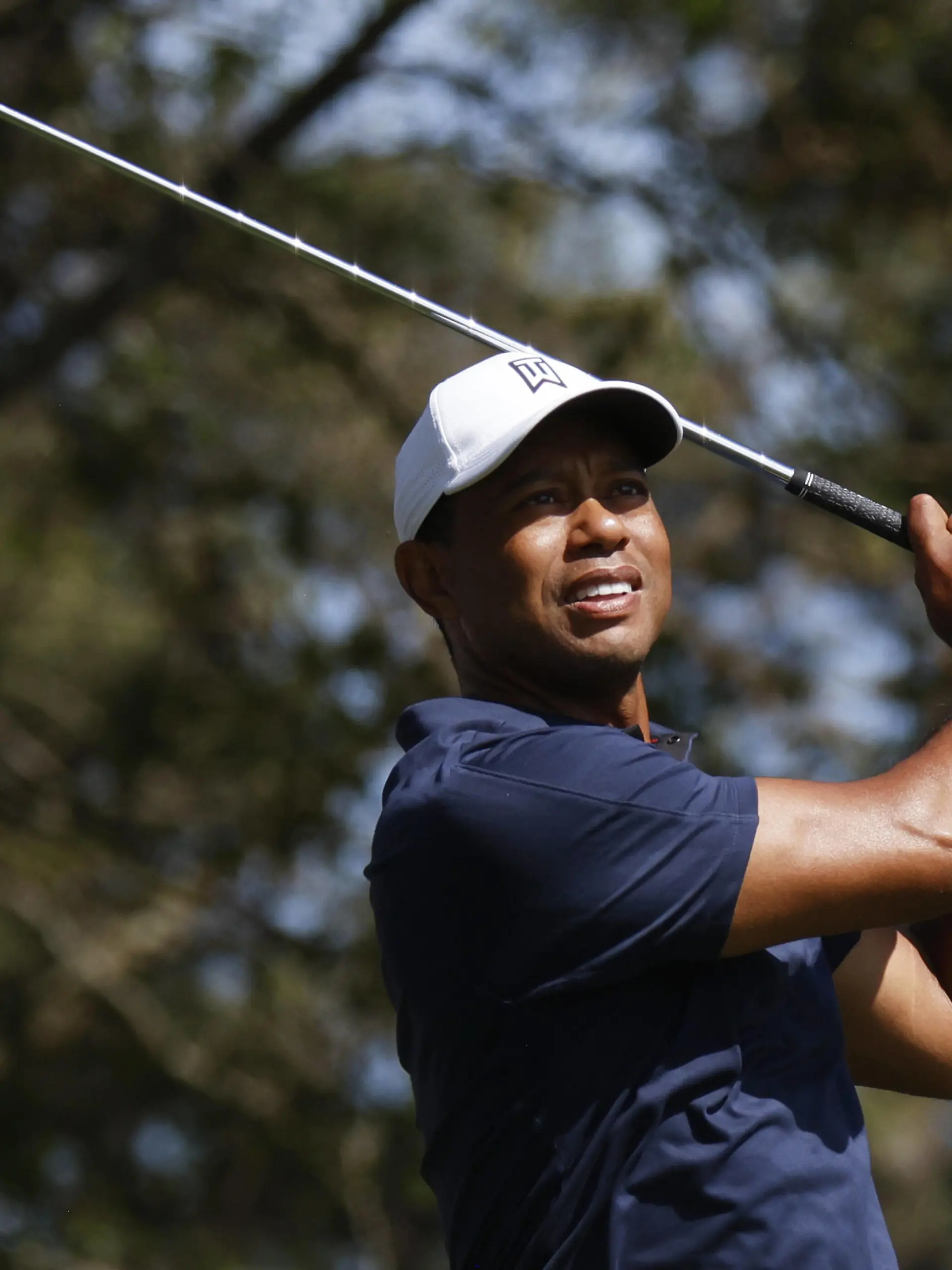  Tiger Woods hits his tee shot on the 4th hole during a practice round leading up to the Masters golf tournament at Augusta National Golf Club in Augusta, Georgia on Monday, April 4, 2022. PUBLICATIONxINxGERxSUIxAUTxHUNxONLY AUG20220404127 JOHNxANGELILLO