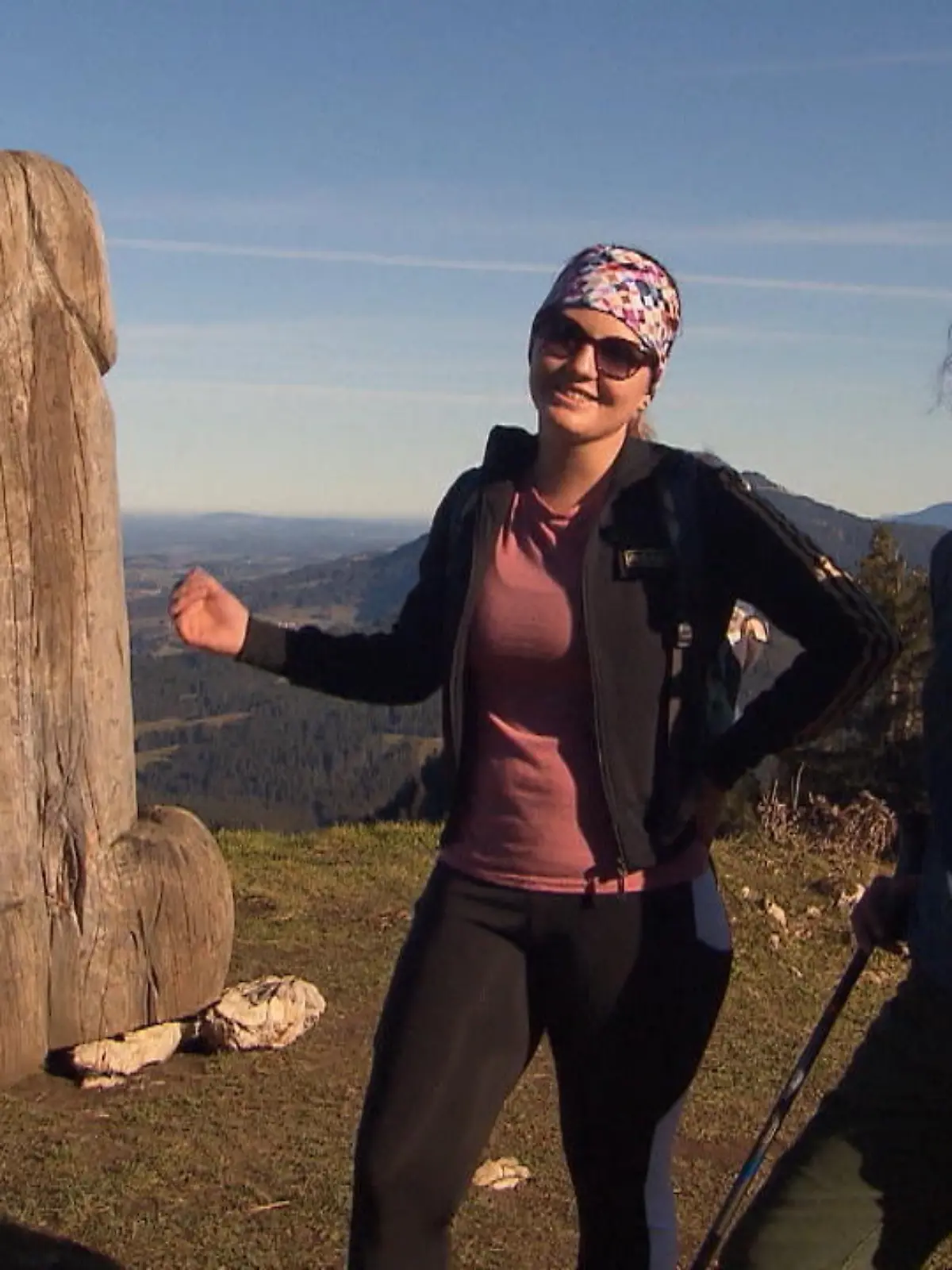 Bild zu: "Ratlosigkeit im Allgäu: Wo ist unser riesiger Holz-Penis?"