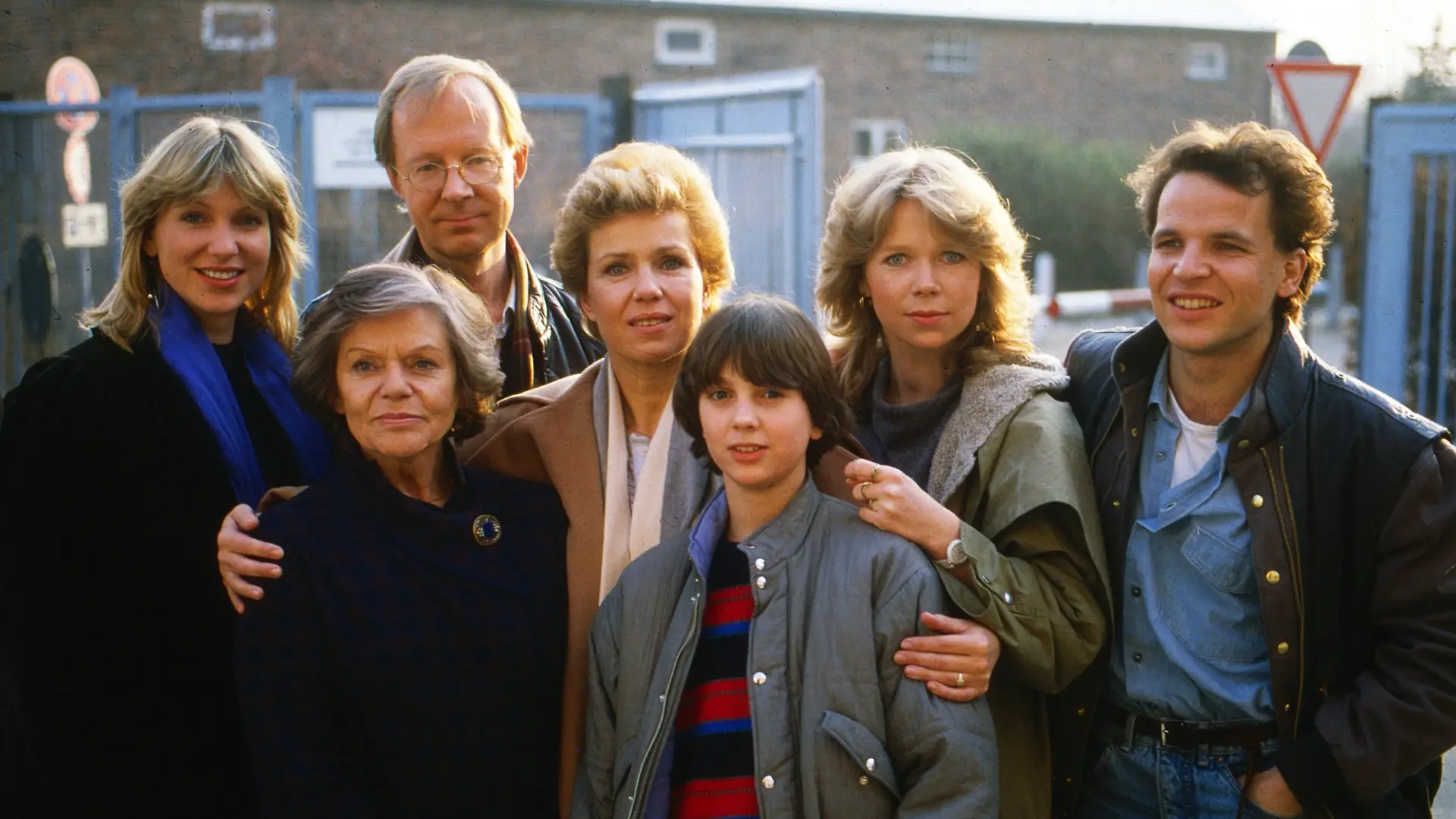 Sabine Kaack, Grete Wurm, Hans Peter Korff, Witta Pohl, Eike Schweikhardt, Marion Kracht und Mick Werup begeisterten in „Diese Drombuschs”.