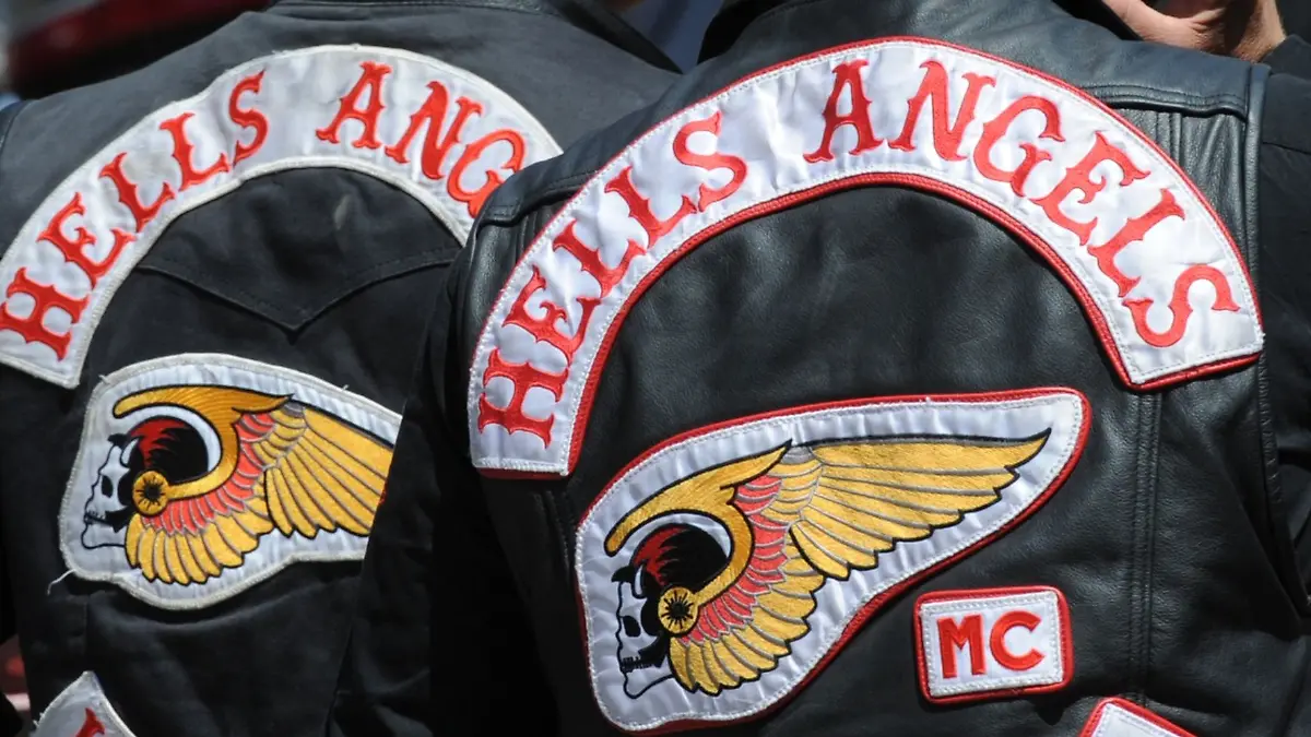 Polizisten vollstreckten Durchsuchungsbefehle gegen Mitglieder der Hells Angels in Rheinland-Pfalz, Hessen und Belgien. (Symbolbild)