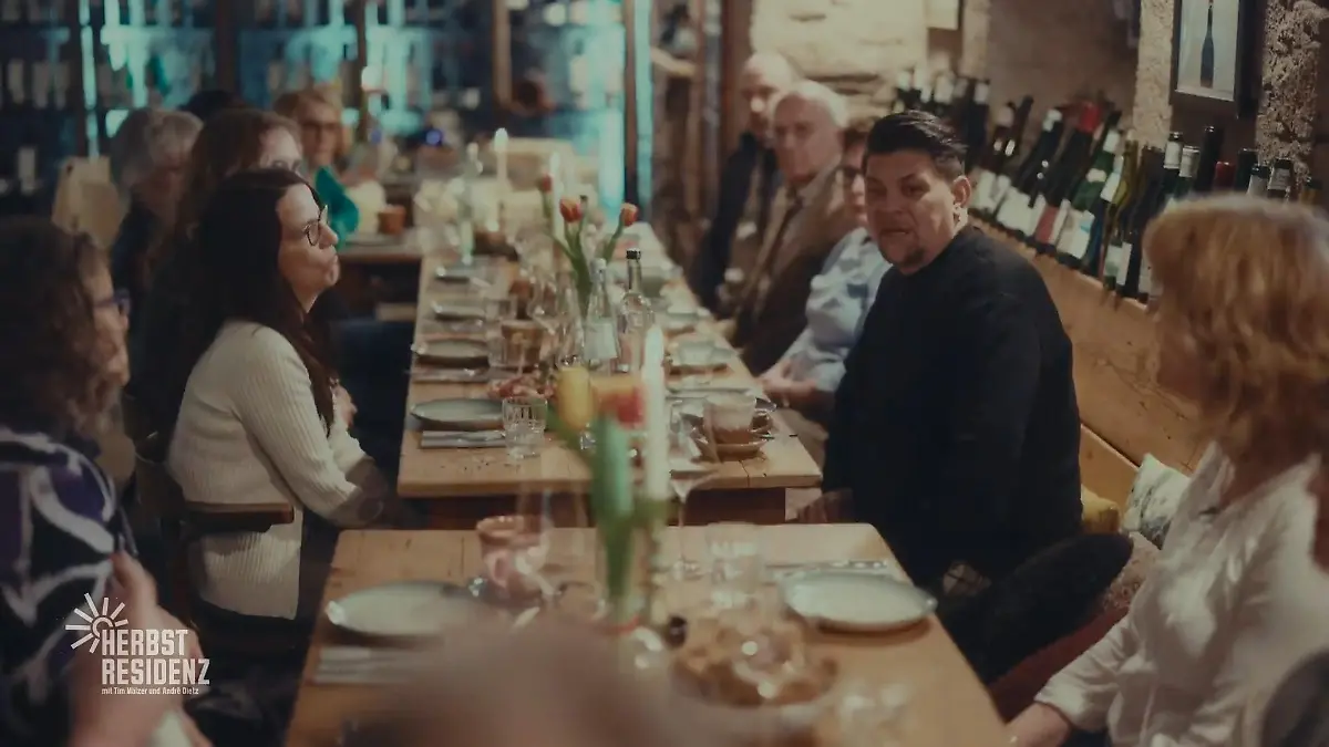 Kein leichtes Gespräch Tim Mälzer trifft sich mit den Angehörigen