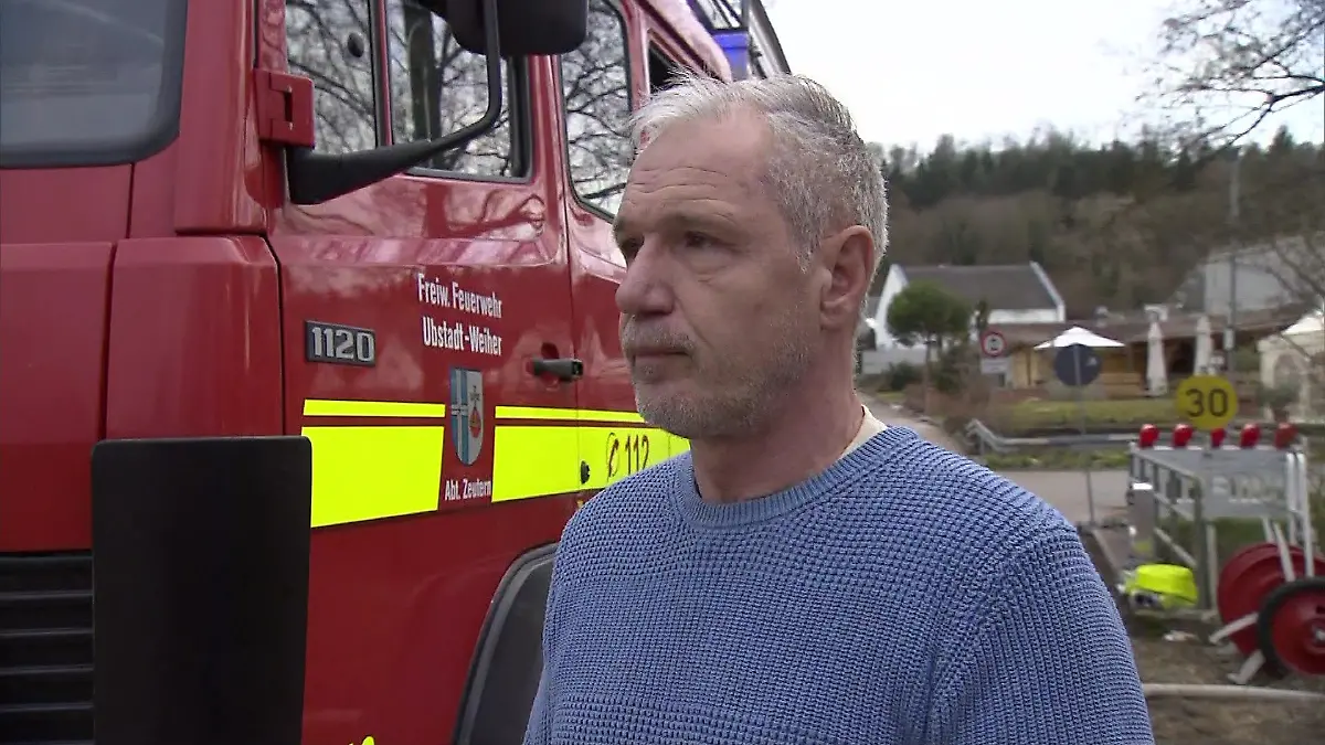 Dass der 49-jährige LKW-Fahrer nicht in den Flammen umkommt, hat er womöglich einem zu verdanken – Hans-Peter Hirsch.