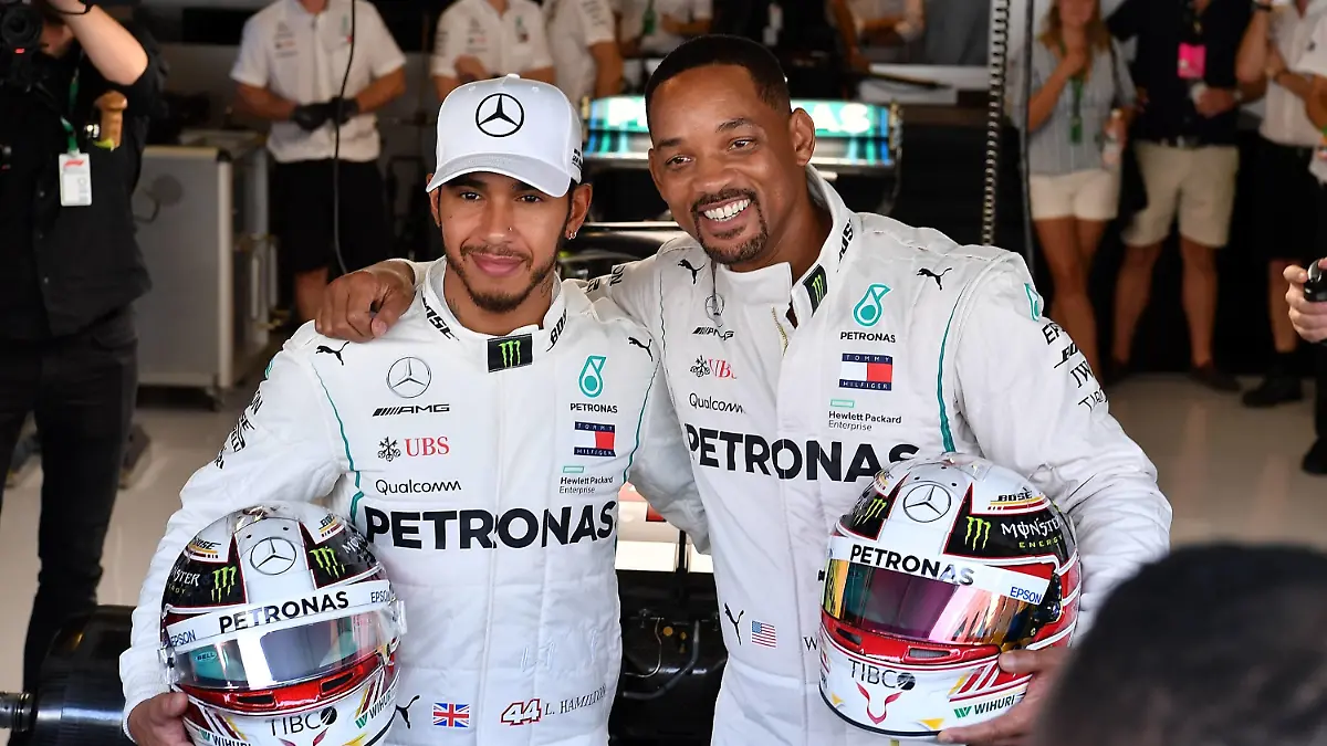 Abu Dhabi, Vereinigten Arabischen Emirate, 25.11.2018, Formel 1, Formula 1, Etihad Airways Abu Dhabi Grand Prix, Schauspieler Will Smith mit Lewis Hamilton (GB 44), Mercedes AMG Petronas Formula One Team ( DeFodi506 *** Abu Dhabi United Arab Emirates 25 11 2018 Formula 1 Formula 1 Etihad Airways Abu Dhabi Grand Prix Actor Will Smith with Lewis Hamilton GB 44 Mercedes AMG Petronas Formula One Team DeFodi506