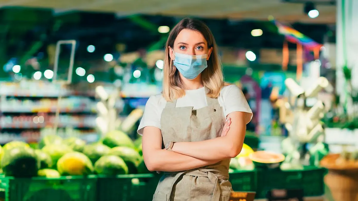 Edeka kritisiert die Entscheidung der Bundesregierung, die flächendeckende Maskenpflicht abzuschaffen.