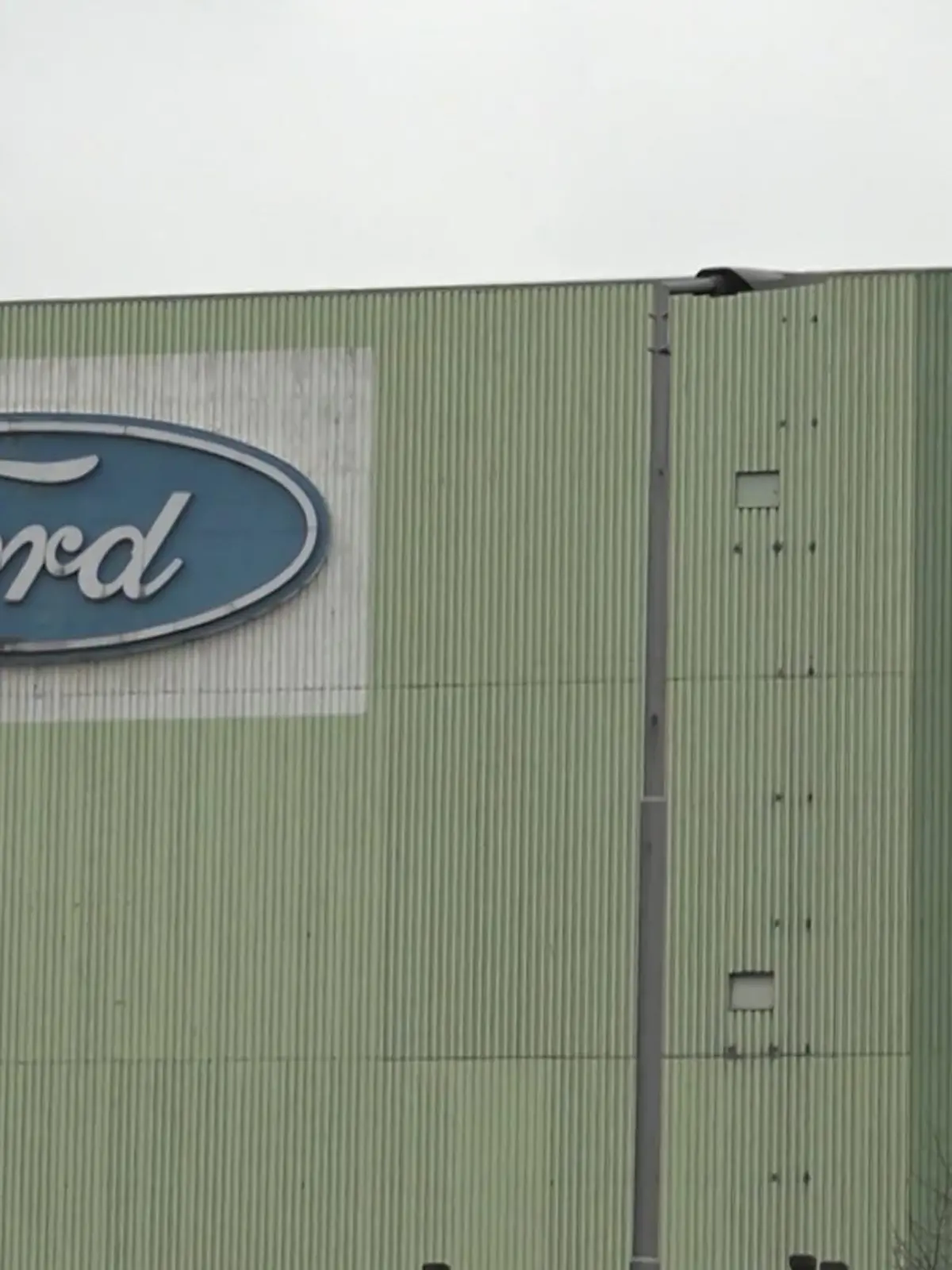 Bild zu: "Unsichere Zukunft für Ford-Beschäftigte"
