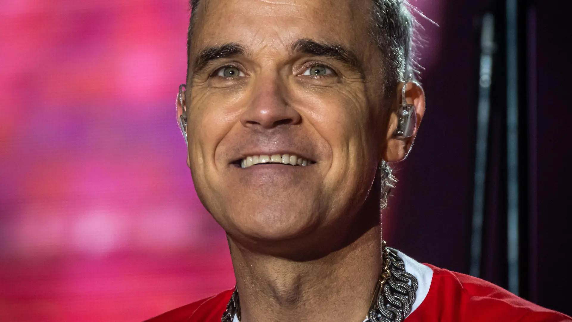Robbie Williams at the North Music Festival Porto 05/28/2023 - Last day of the North Music Festival, at AlfÃndega do Porto. Robbie Williams on the main stage.  Igor Martins / Global Images  PUBLICATIONxINxGERxSUIxAUTxONLY IgorxMartins