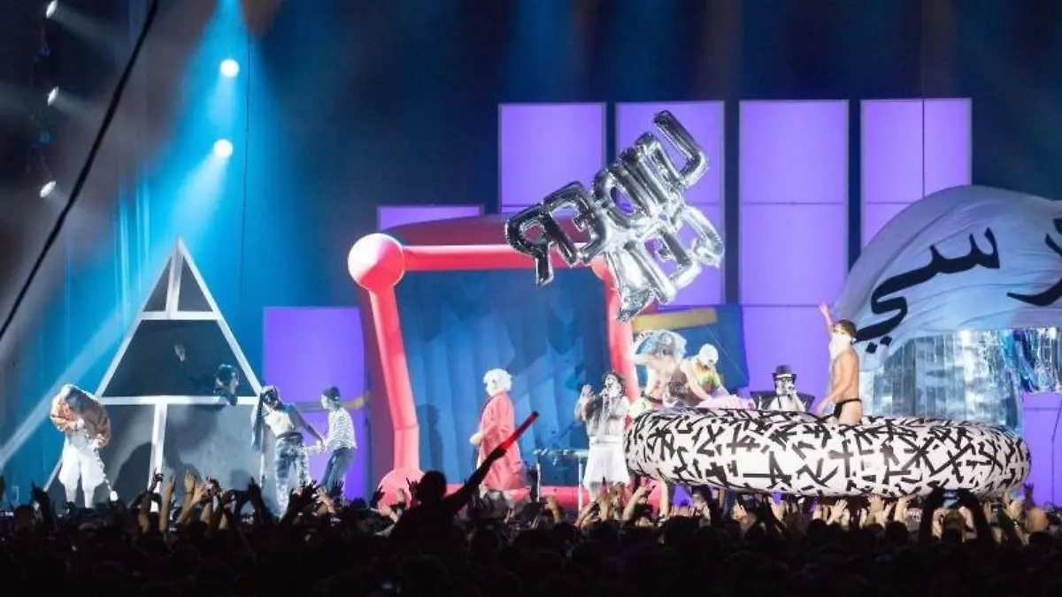 Party mit Hüpfburg. Foto: Christian Charisius