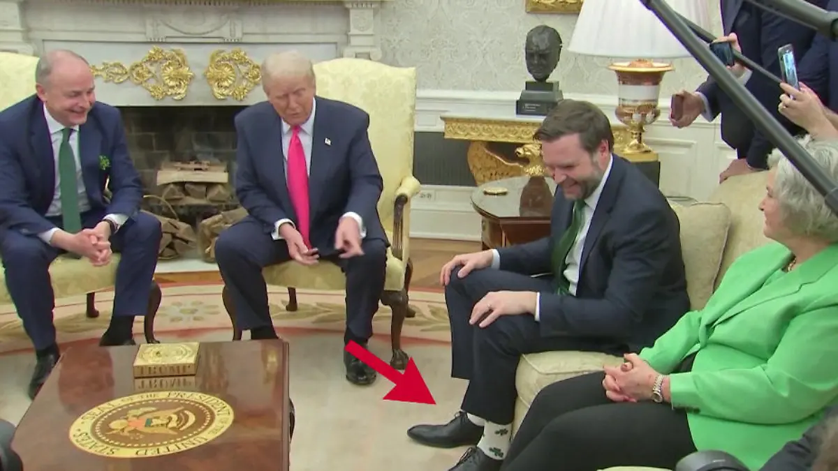 Hier ist US-Präsident Trump völlig von den Socken Ir(r)er Freundschaftsbeweis?