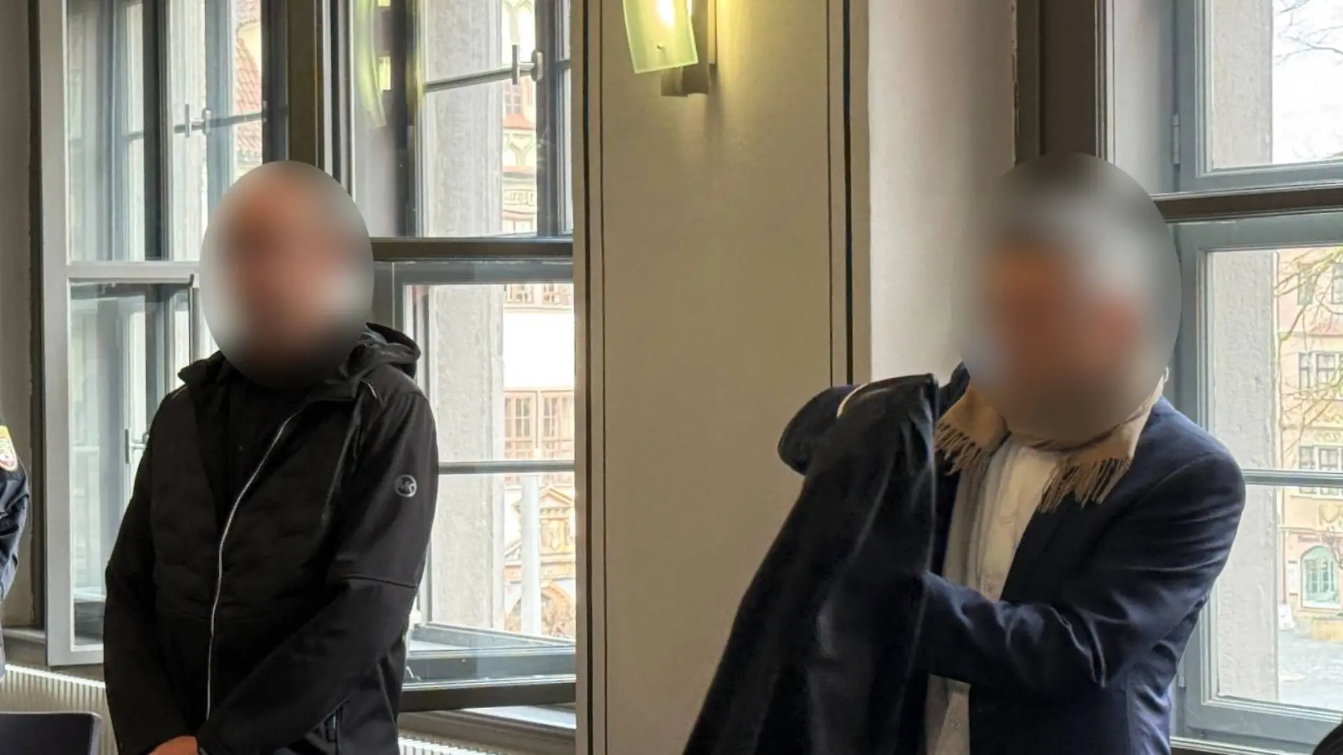 Angeklagter Michael L. (l.) am Donnerstag vor Gericht mit seinem Anwalt.