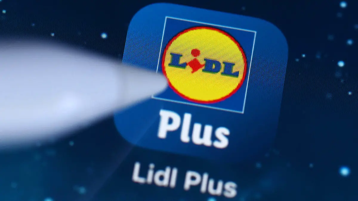 ILLUSTRATION - 09.09.2020, Baden-Württemberg, Karlsruhe: Eine Lidl Plus App, aufgenommen auf einem iPad. (zu dpa «Rabatte gegen persönliche Daten - nun auch beim größten Discounter») Foto: Uli Deck/dpa +++ dpa-Bildfunk +++
